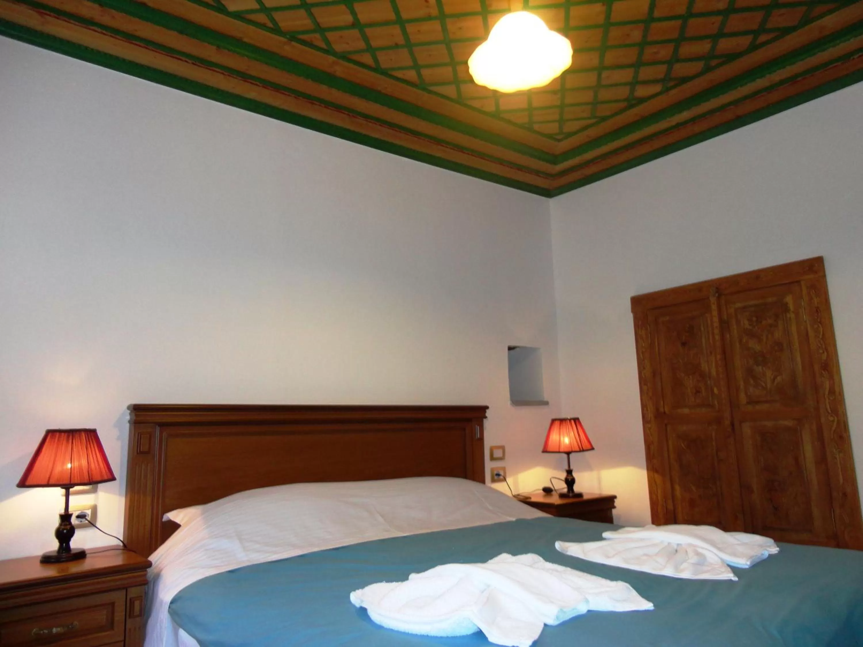 Bedroom, Bed in Hotel Kalemi 2