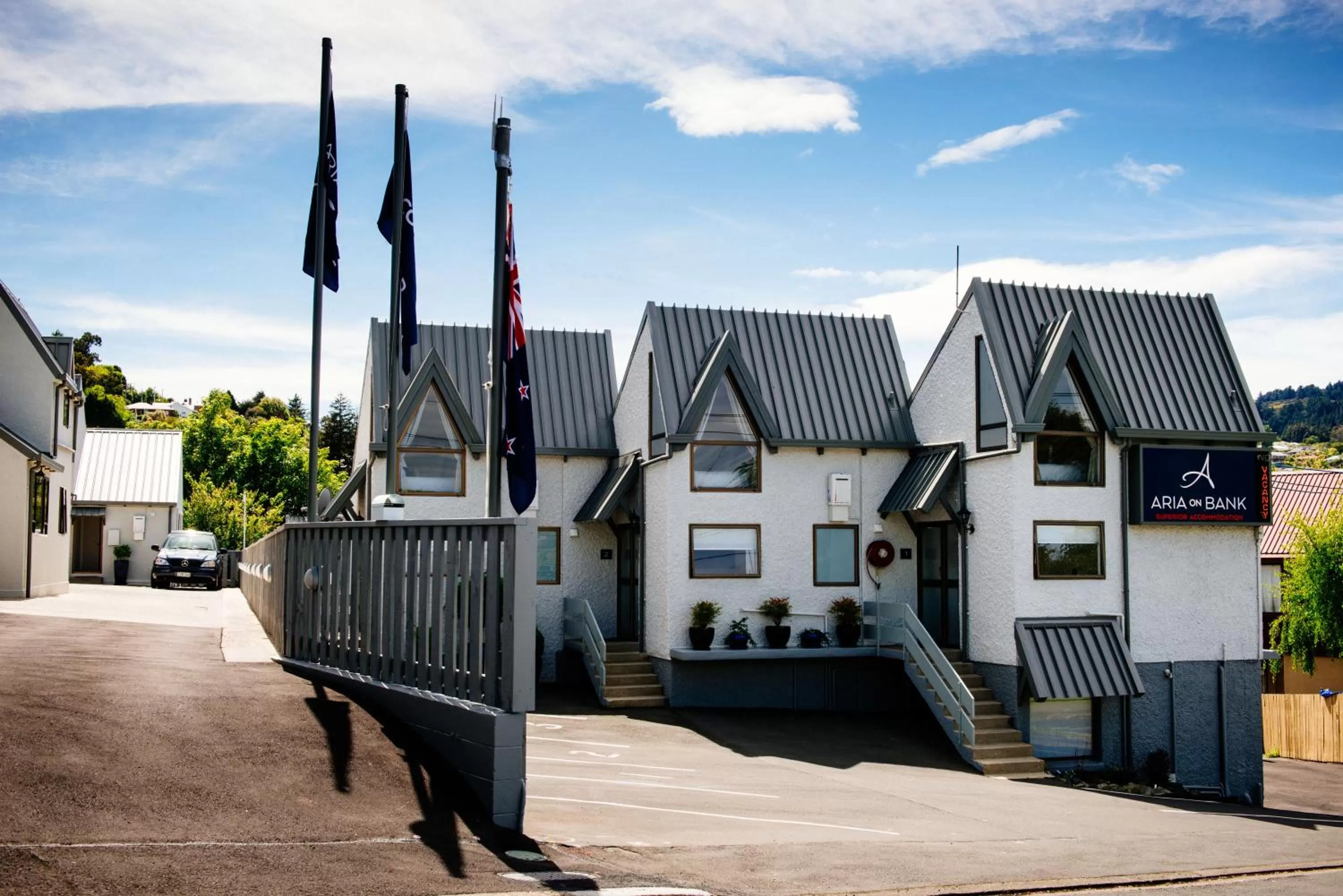 Facade/entrance in Aria on Bank
