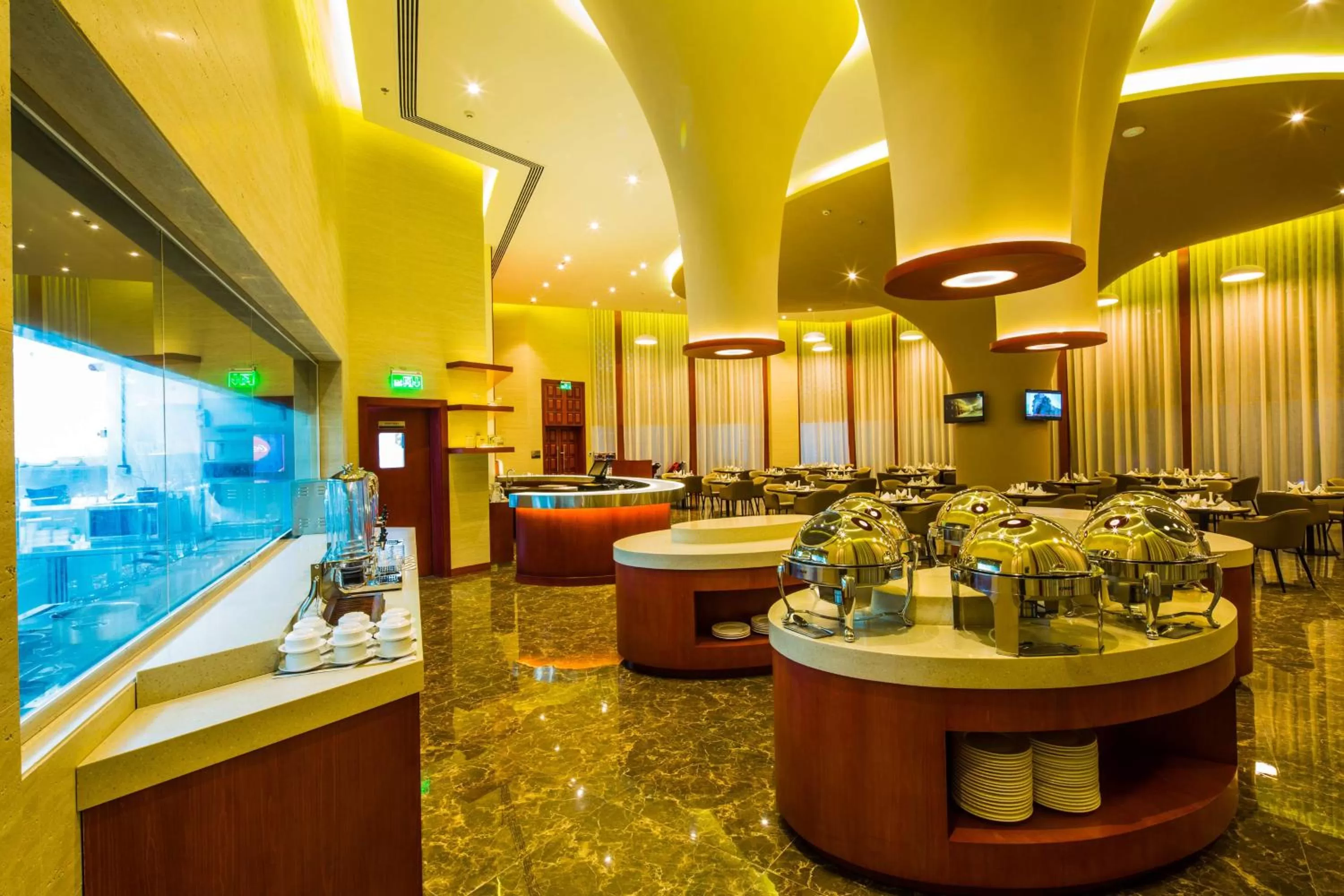 Restaurant/places to eat in Arch Hotel