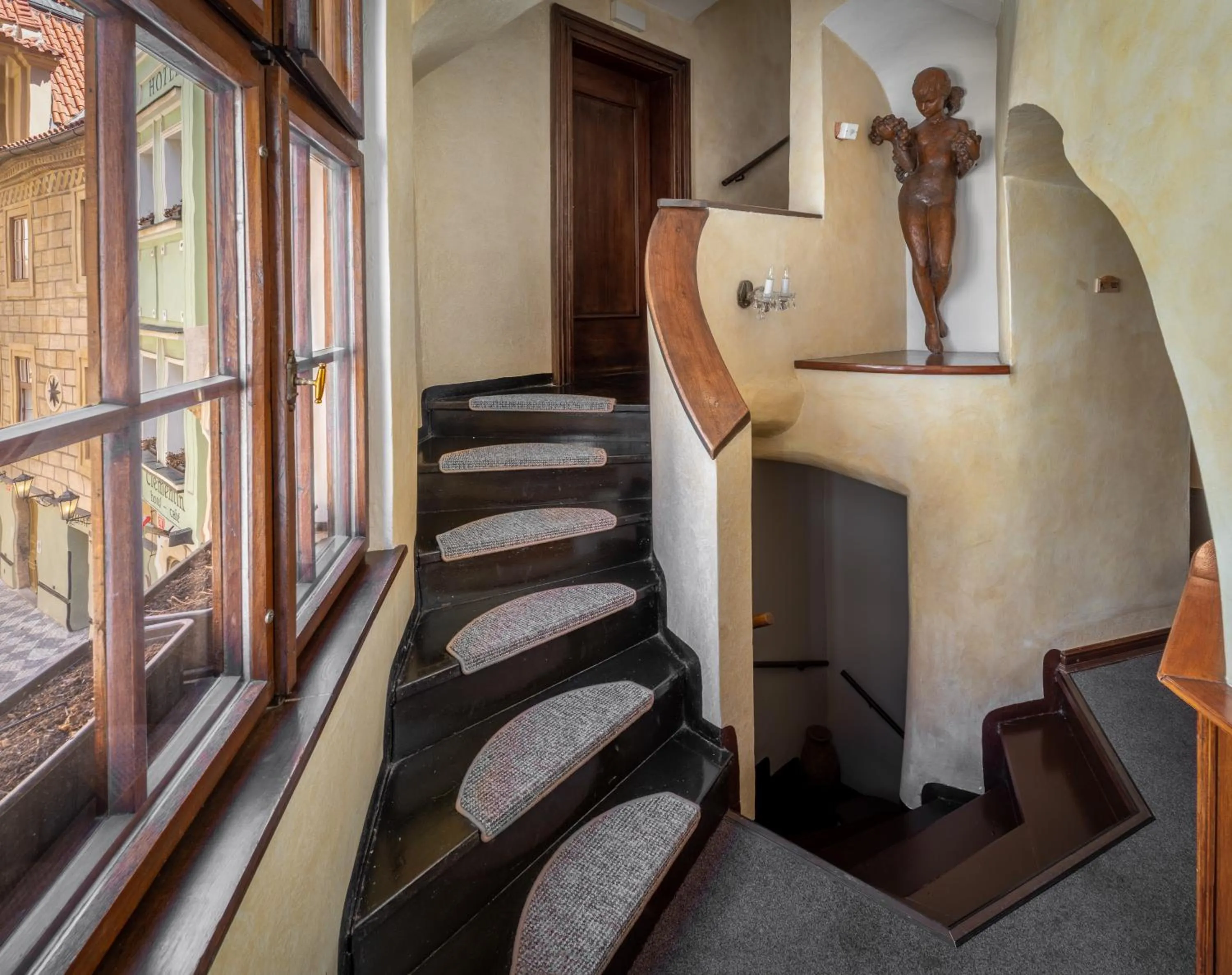 Property building in Aurus by Adrez