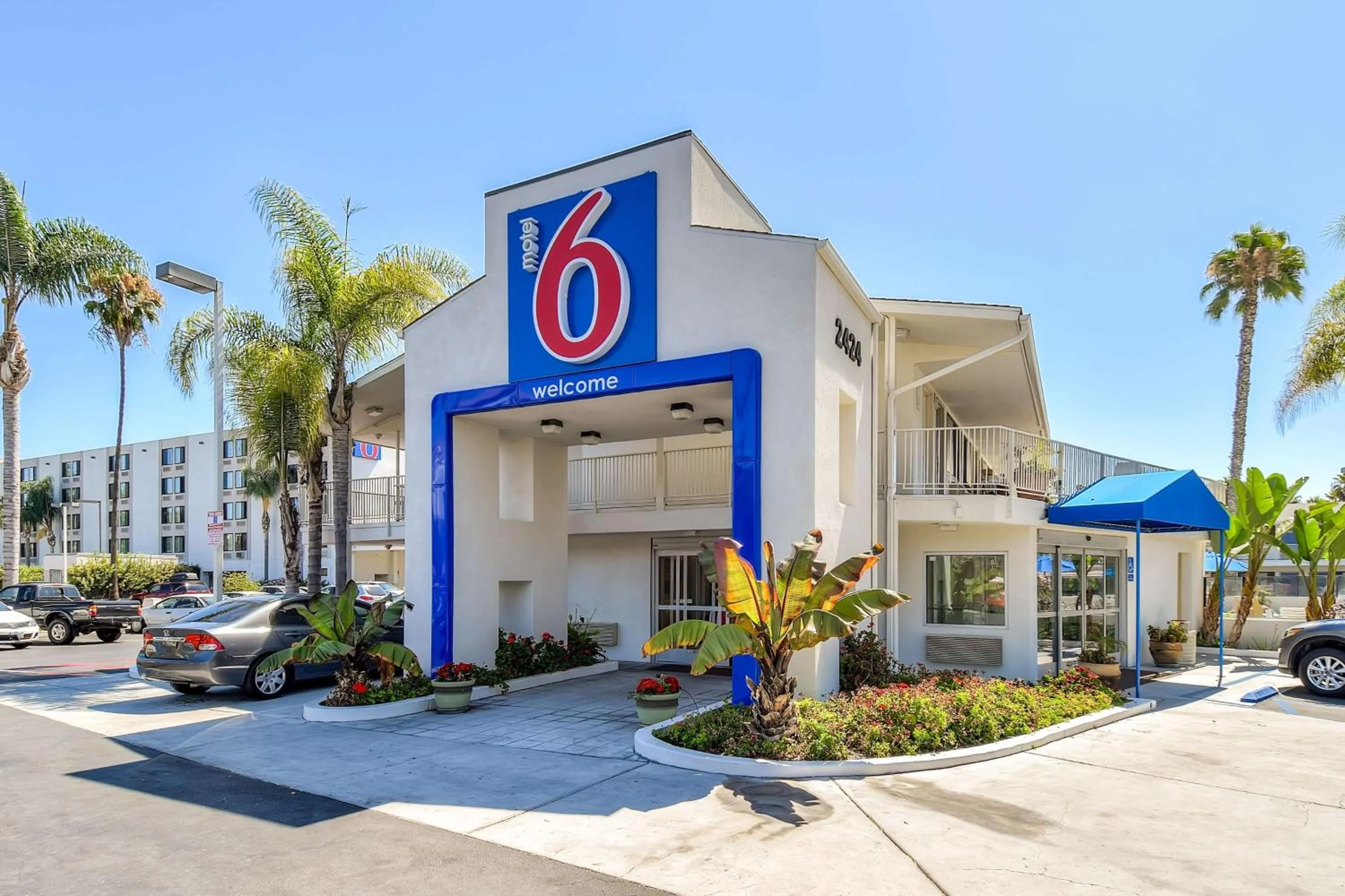 Property building in Motel 6-San Diego, CA - Hotel Circle - Mission Valley