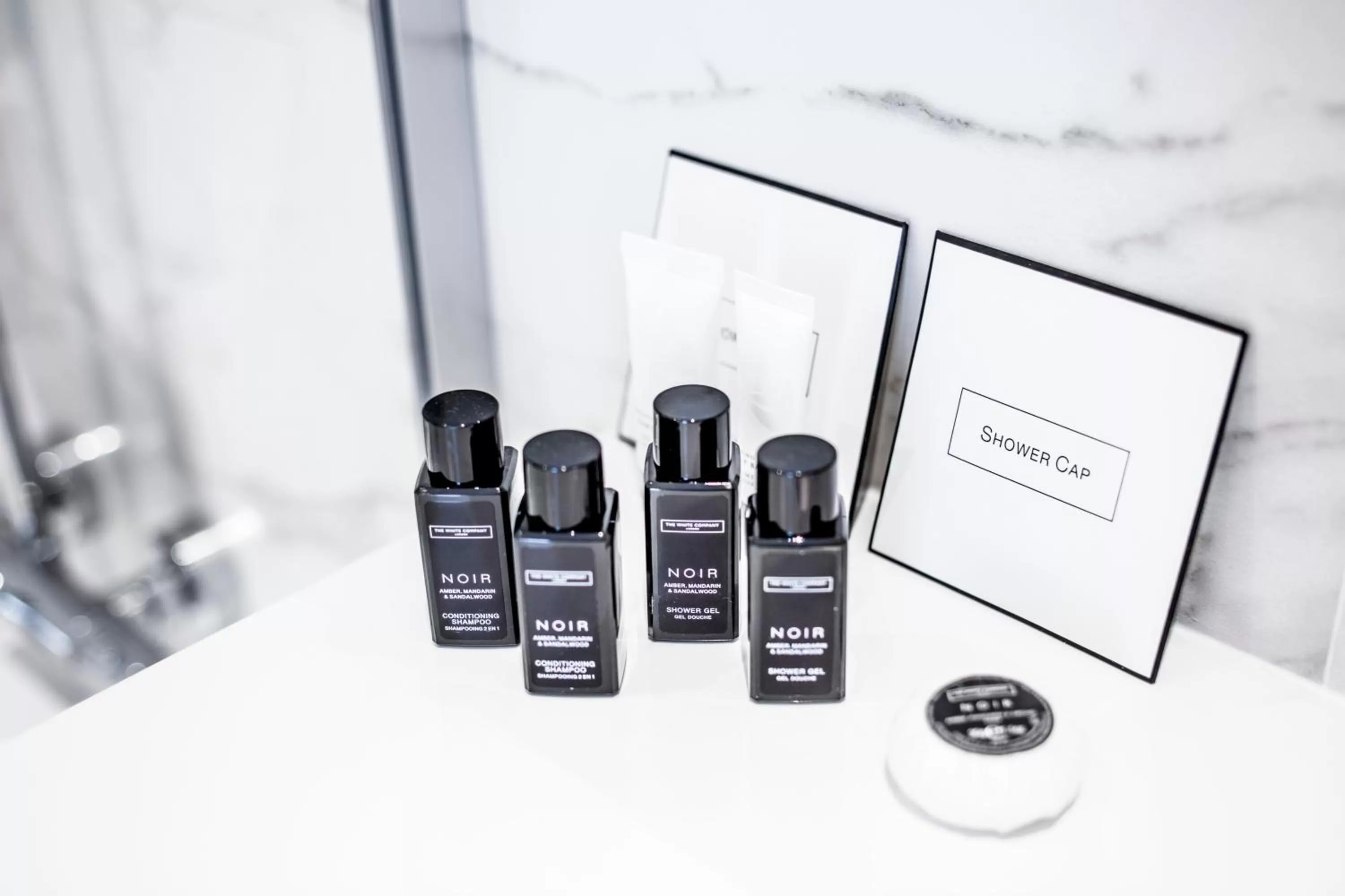 Bathroom, Coffee/Tea Facilities in Hotel Trinité Haussmann