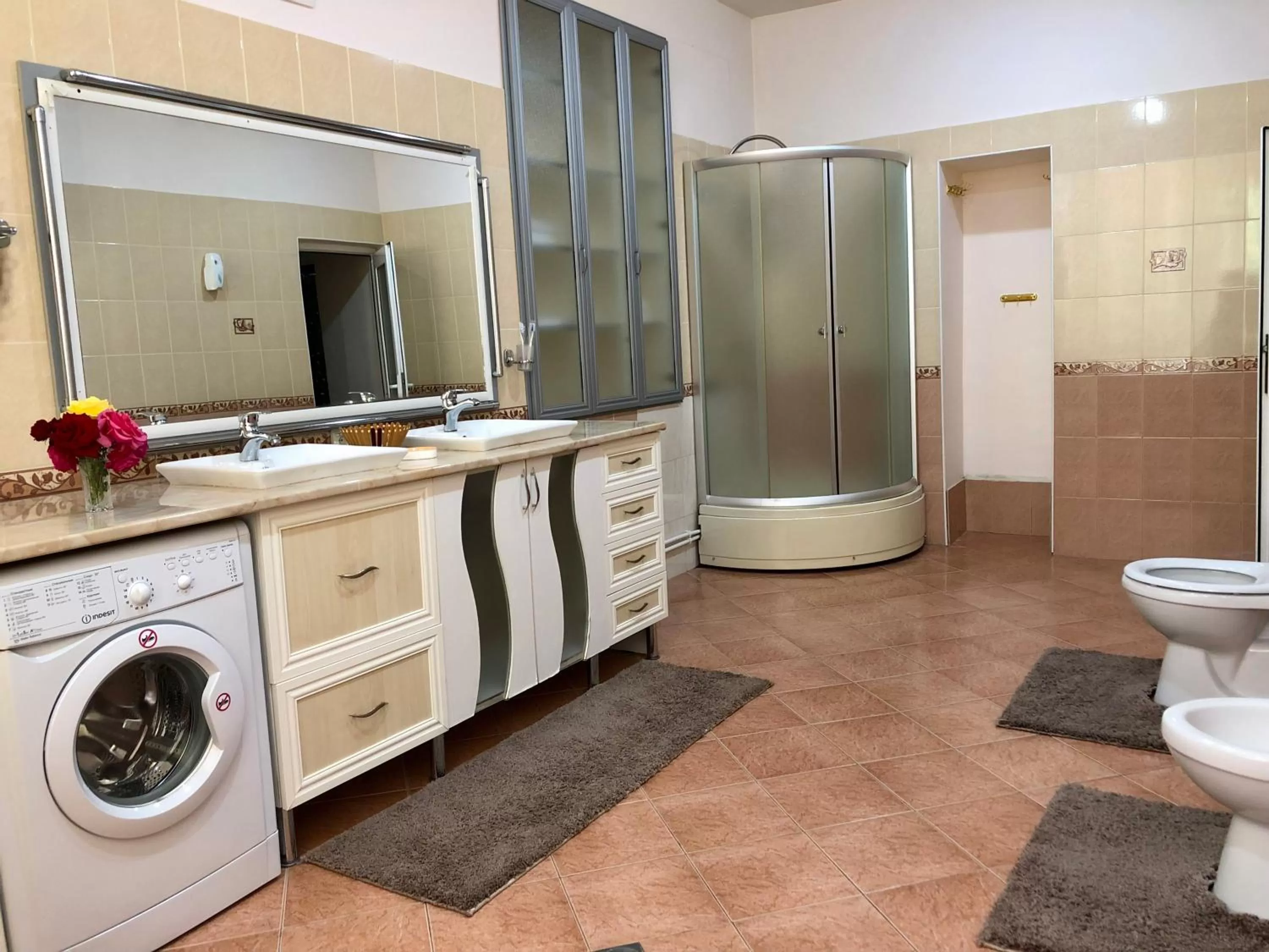 Shower, Kitchen/Kitchenette in ApartHotel in Alaverdi