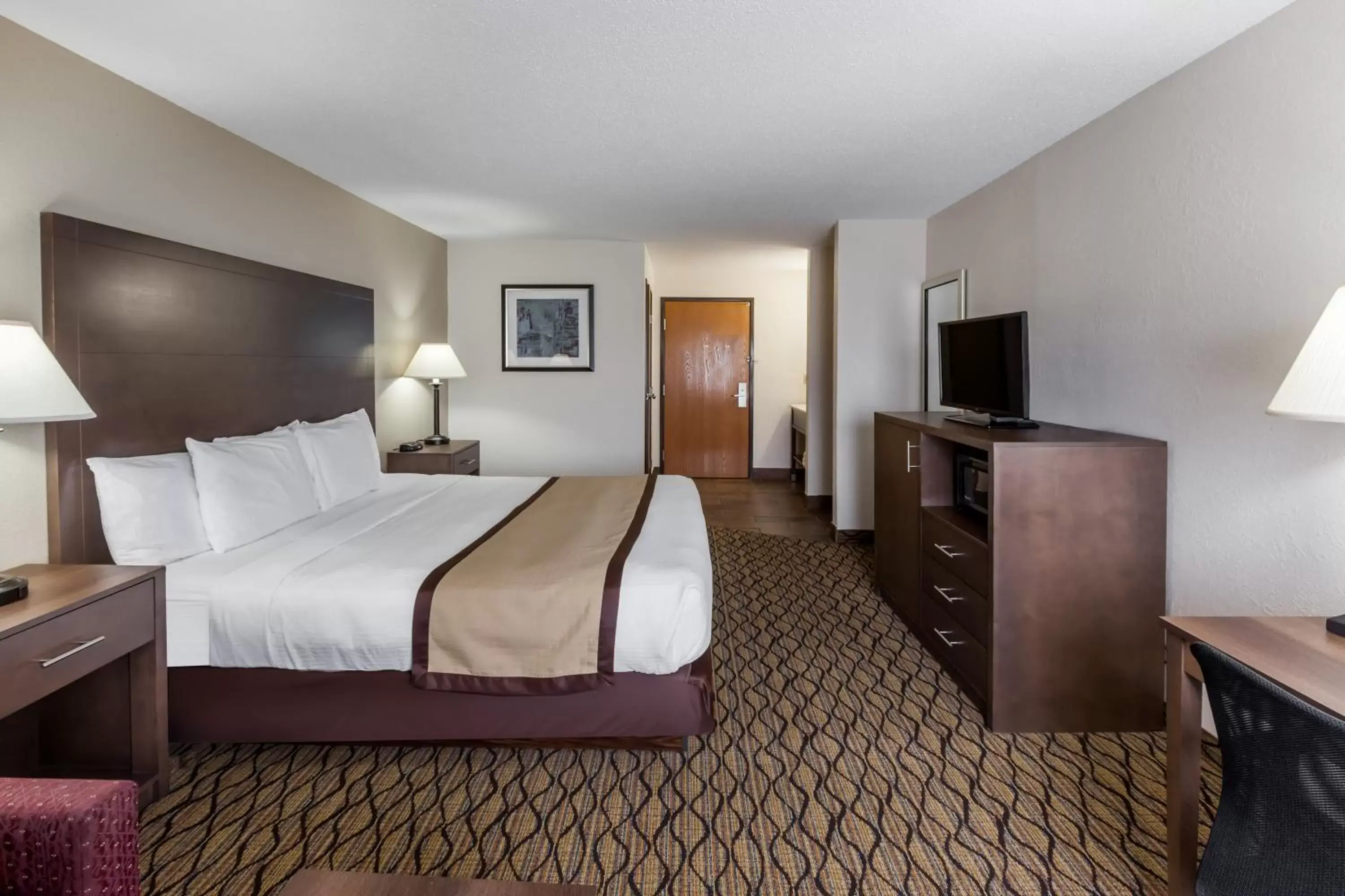 King Studio Suite - Non-Smoking in Baymont by Wyndham Auburn King Studio Suite - Non-Smoking in Baymont by Wyndham Auburn