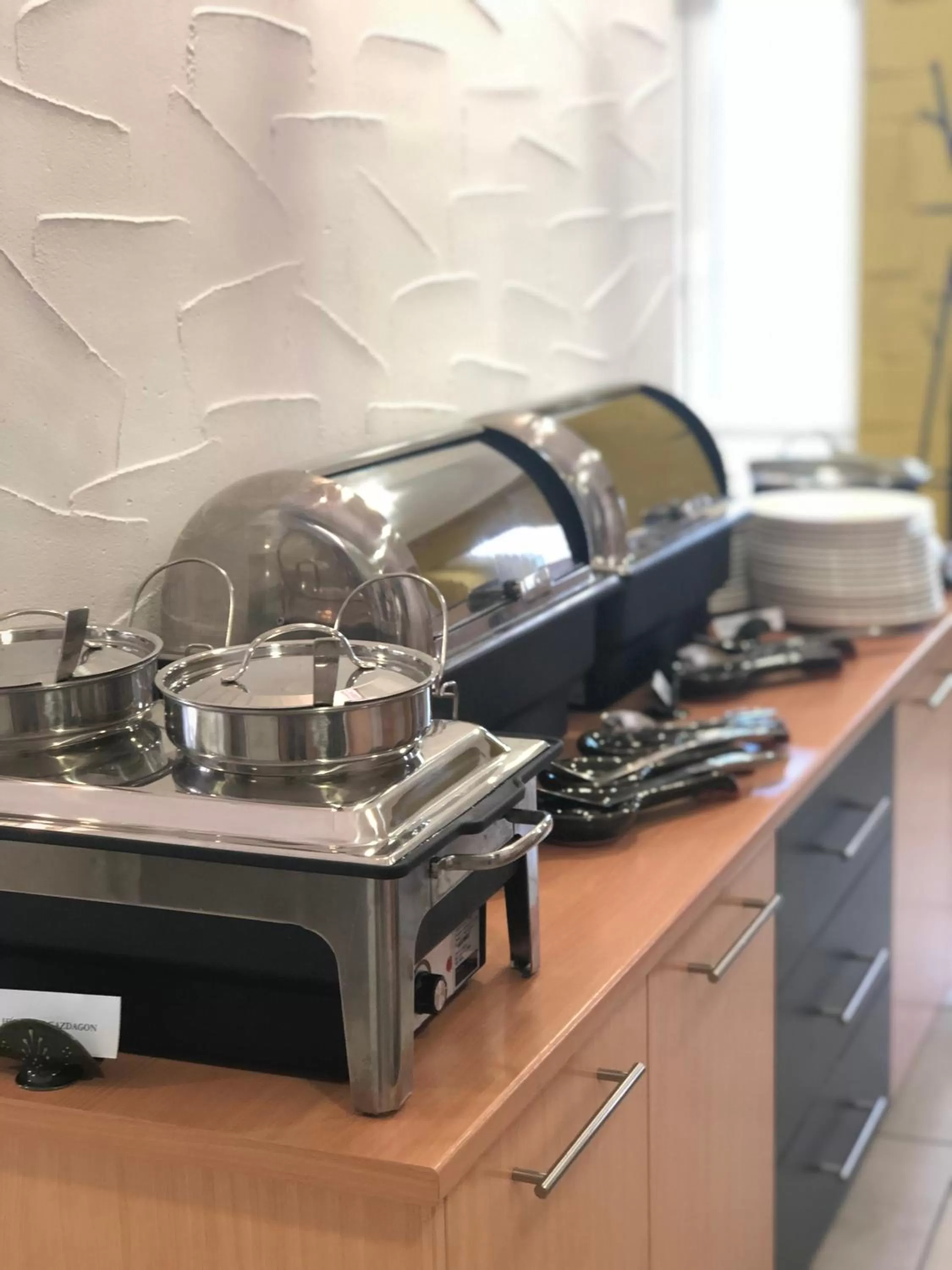 Food, Kitchen/Kitchenette in Harmónia Hotel Sárvár