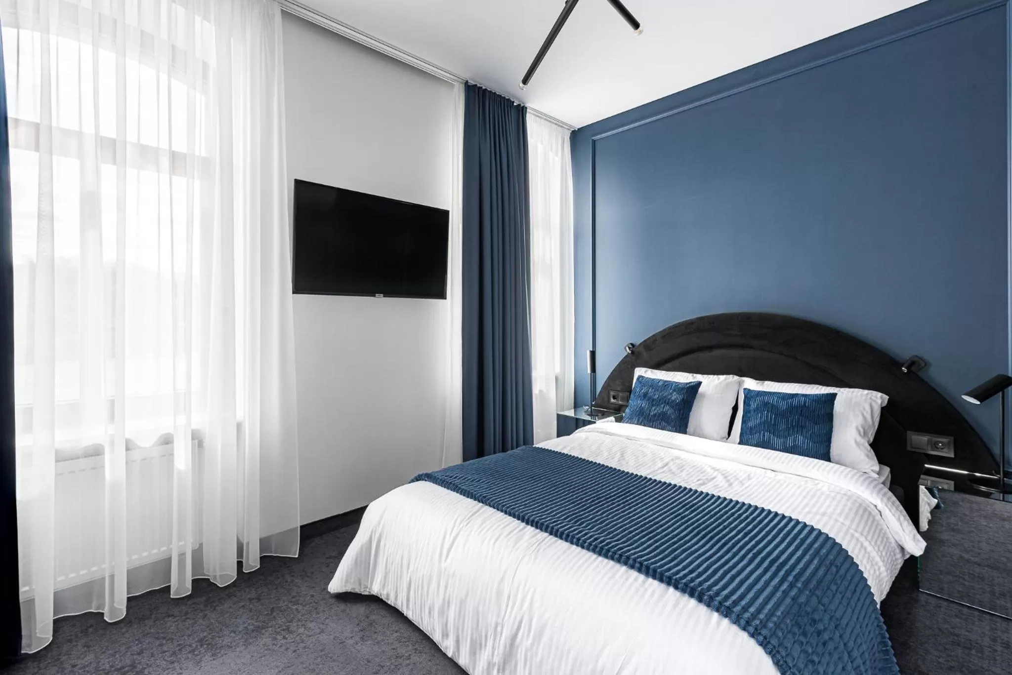 Photo of the whole room, Bed in Berman House