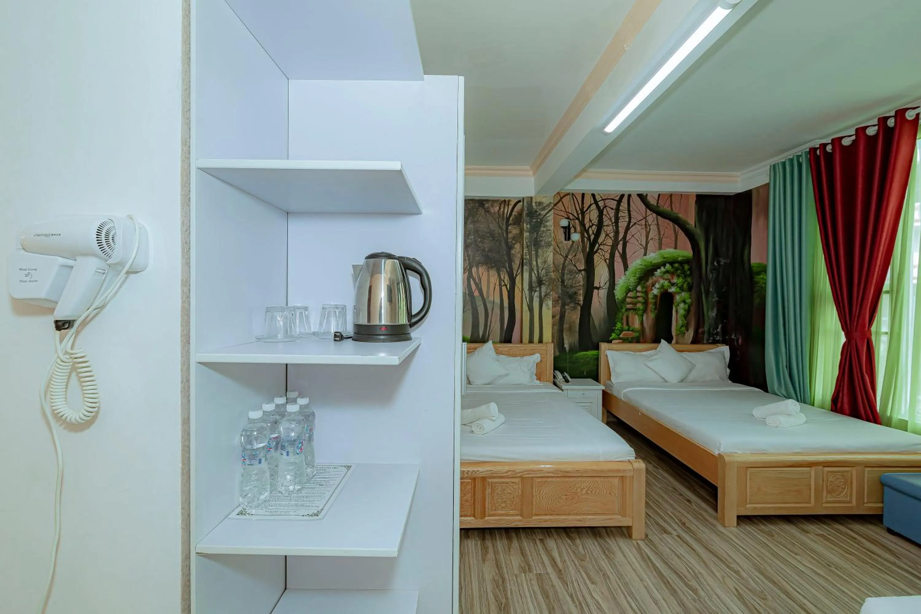 Ken's Backpackers Hotel