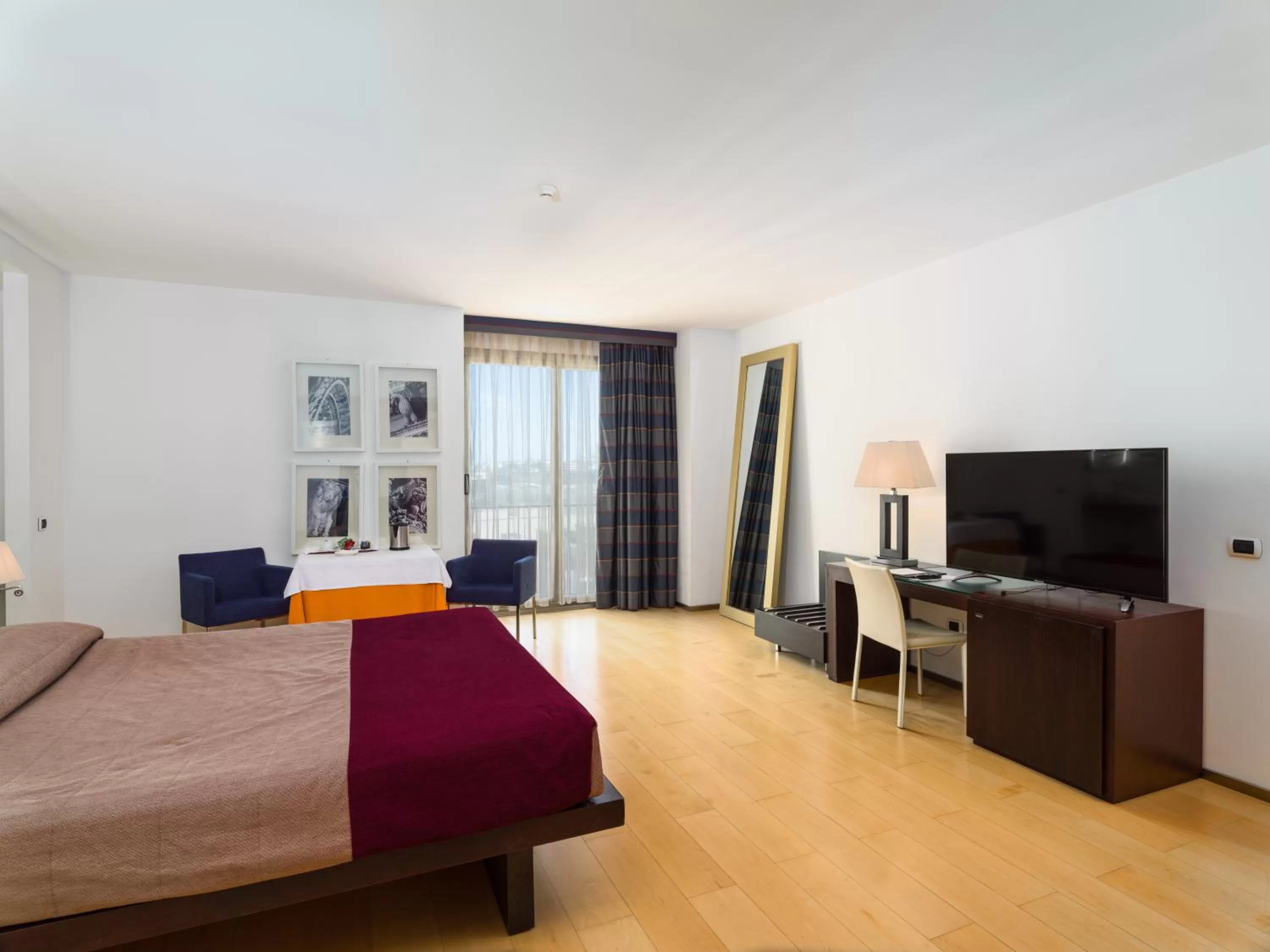 TV and multimedia, Bed in Grand Hotel Tiziano E Dei Congressi