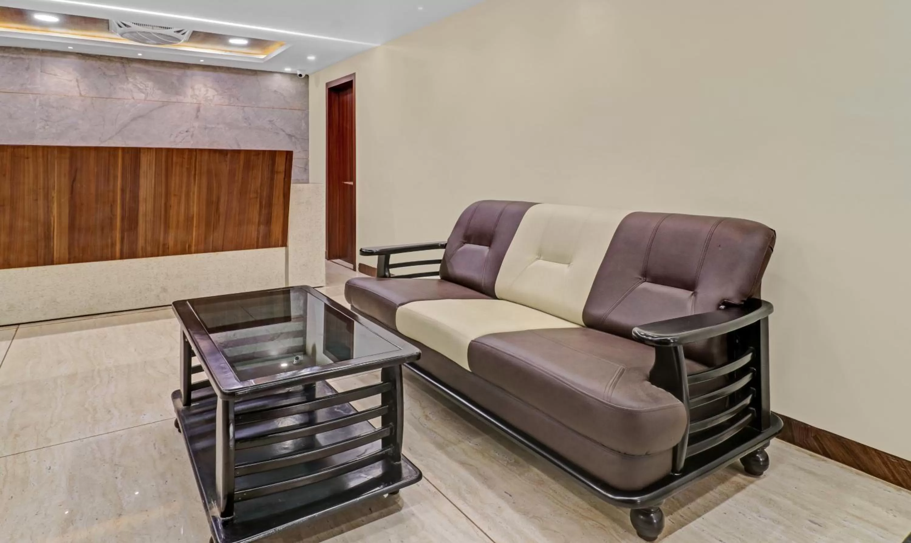 Breakfast, Seating Area in Itsy By Treebo - G Square