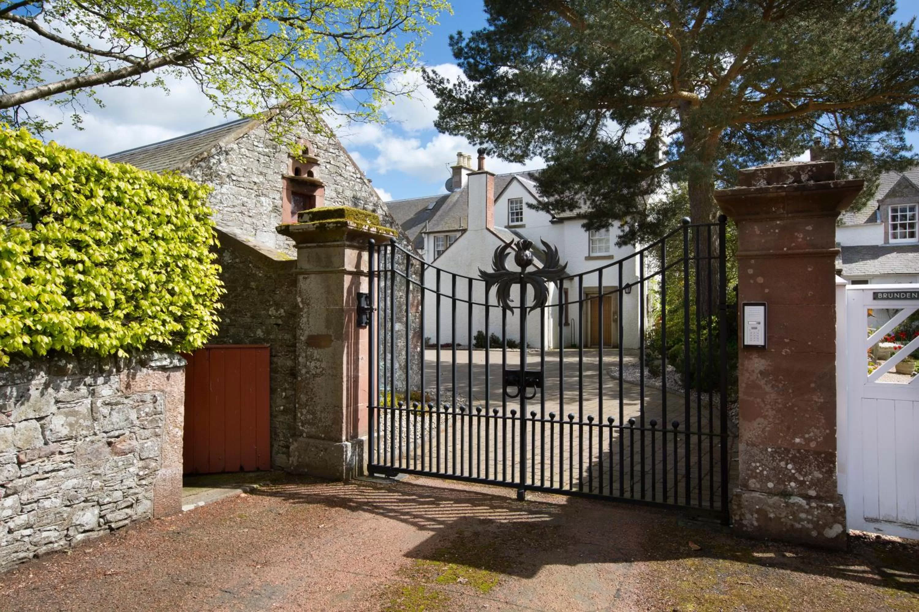 Facade/entrance in Bowden House B&B