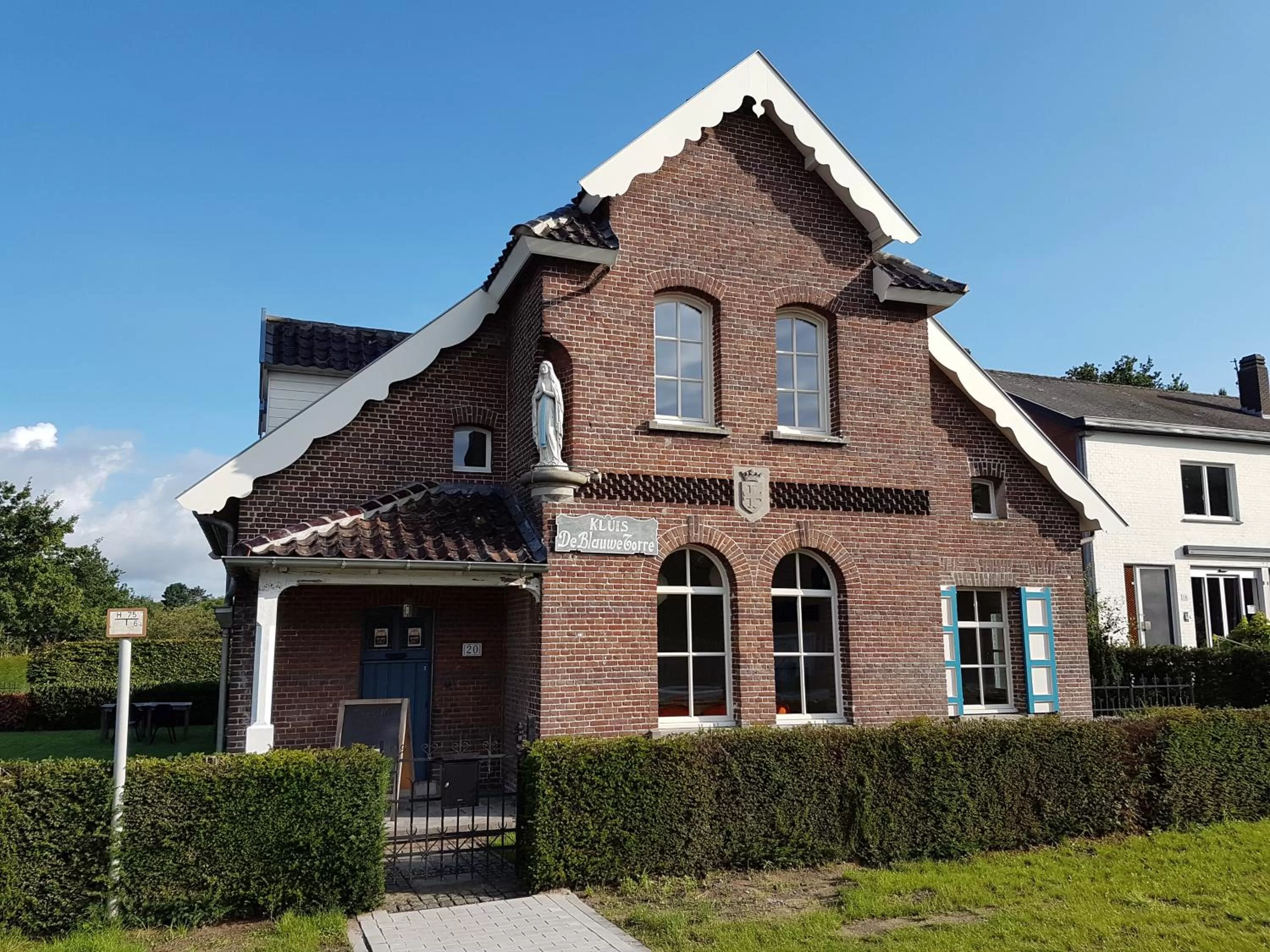 Property building in Enroute367