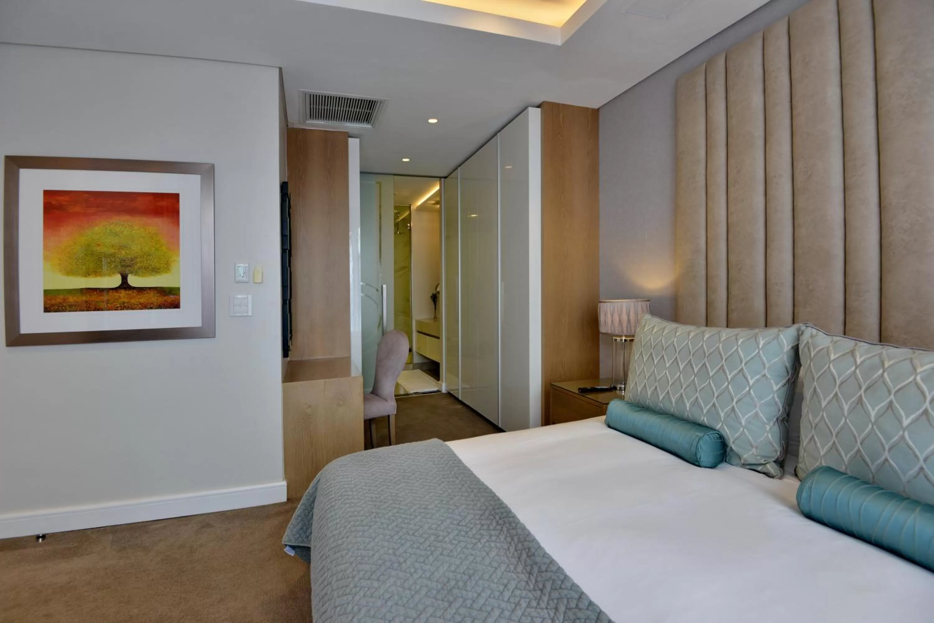 Bed in The Houghton Hotel, Spa, Wellness & Golf