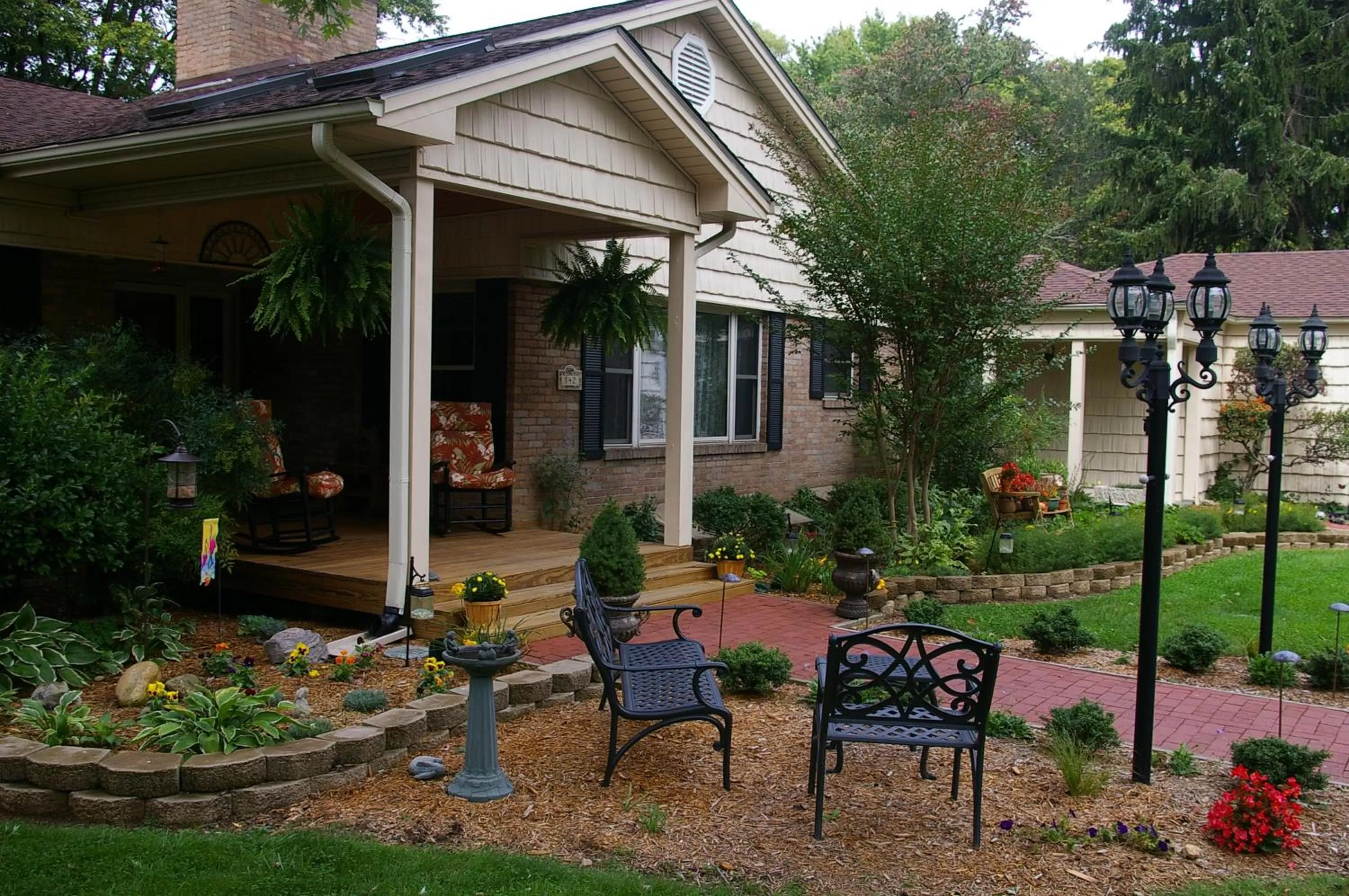 Facade/entrance in Brookside Mountain Mist Inn