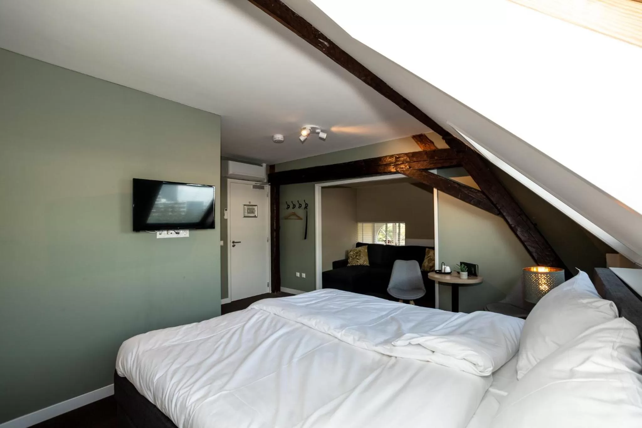 Bed in De Pastorie Bed & Breakfast