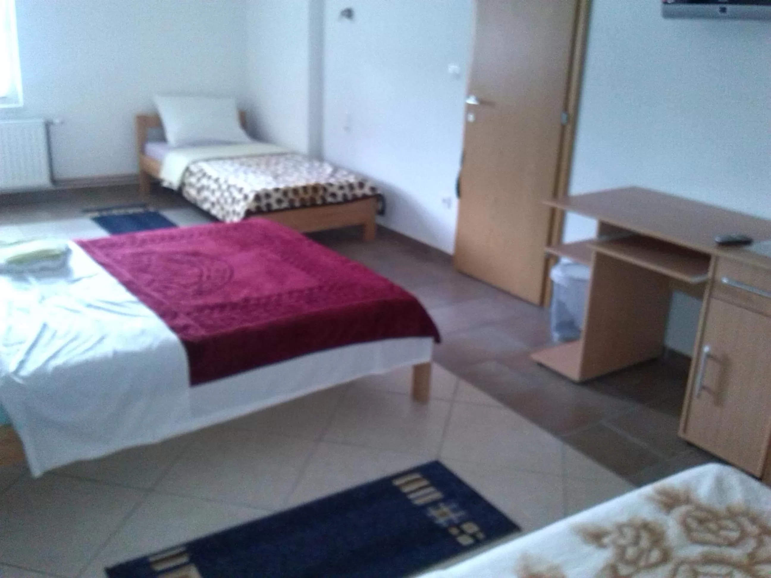 Photo of the whole room, Bed in Motel Maks