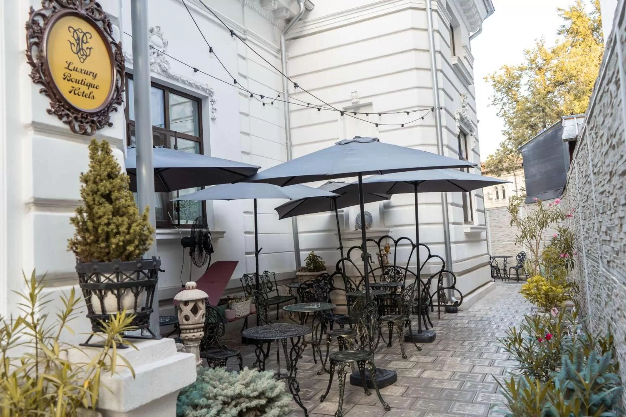 Property building in Conacul Coroanei Luxury Boutique Hotel