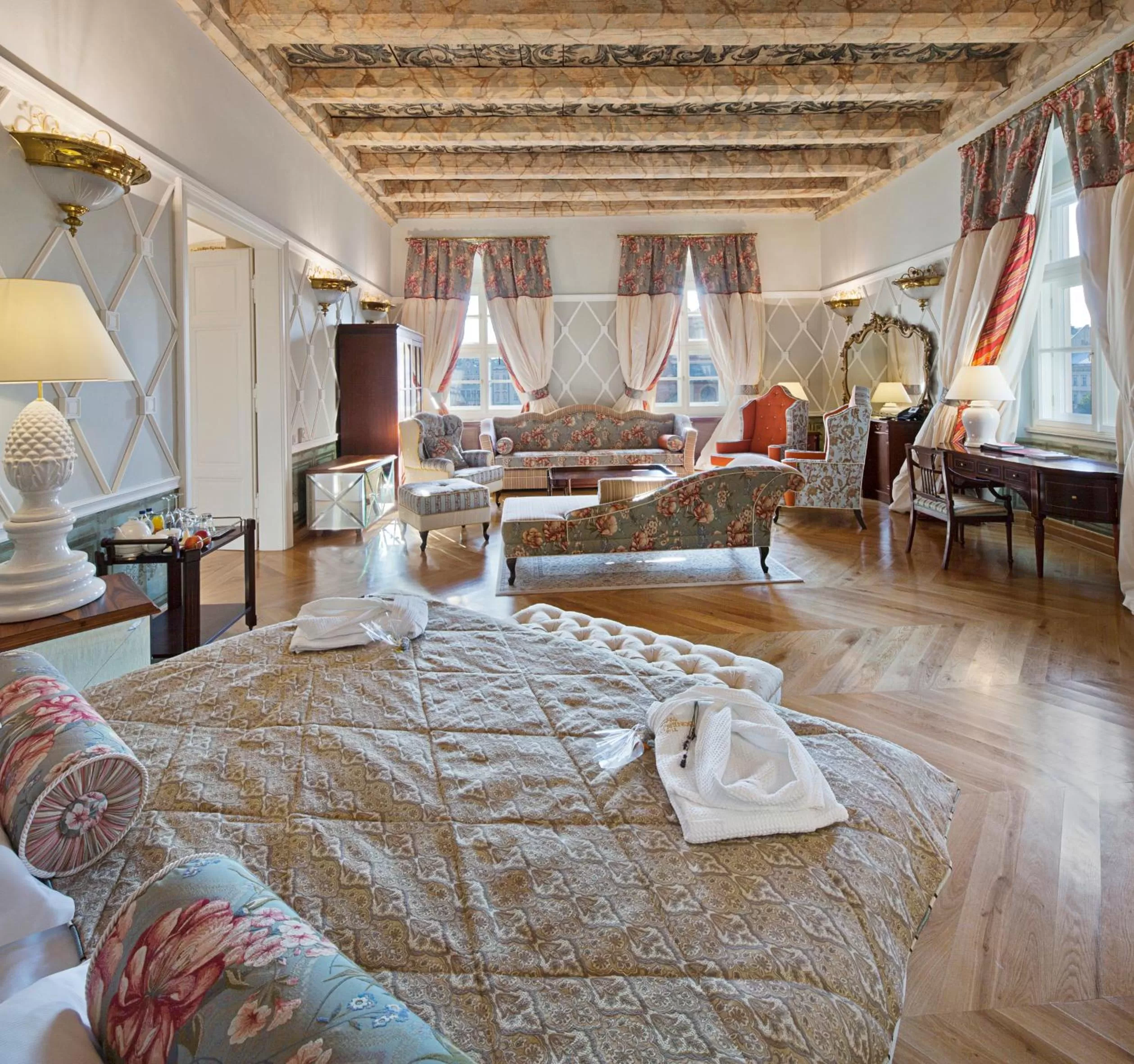 Bed in The Bonerowski Palace Boutique Hotel