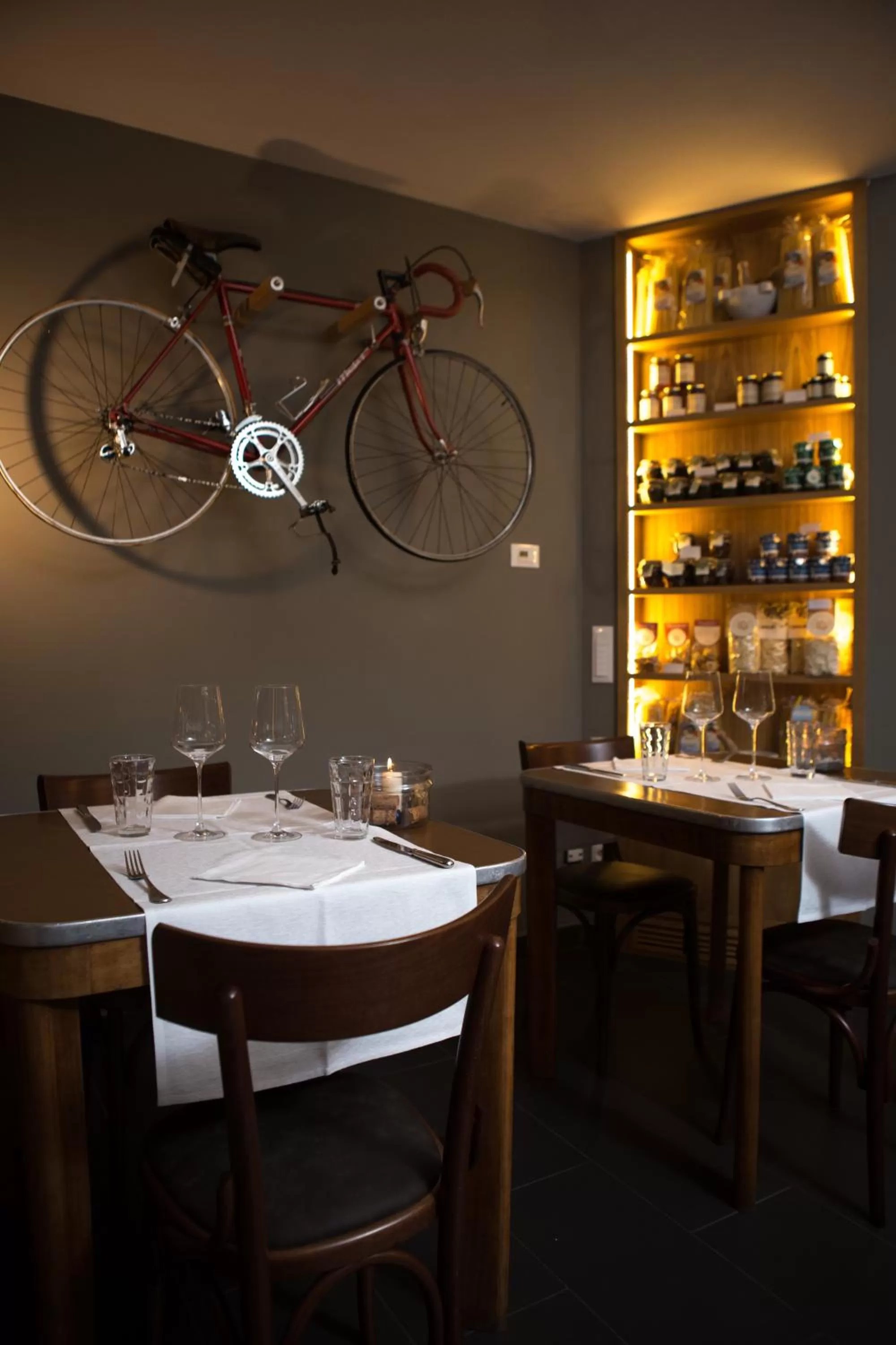 Restaurant/places to eat in Hotel Abetaia