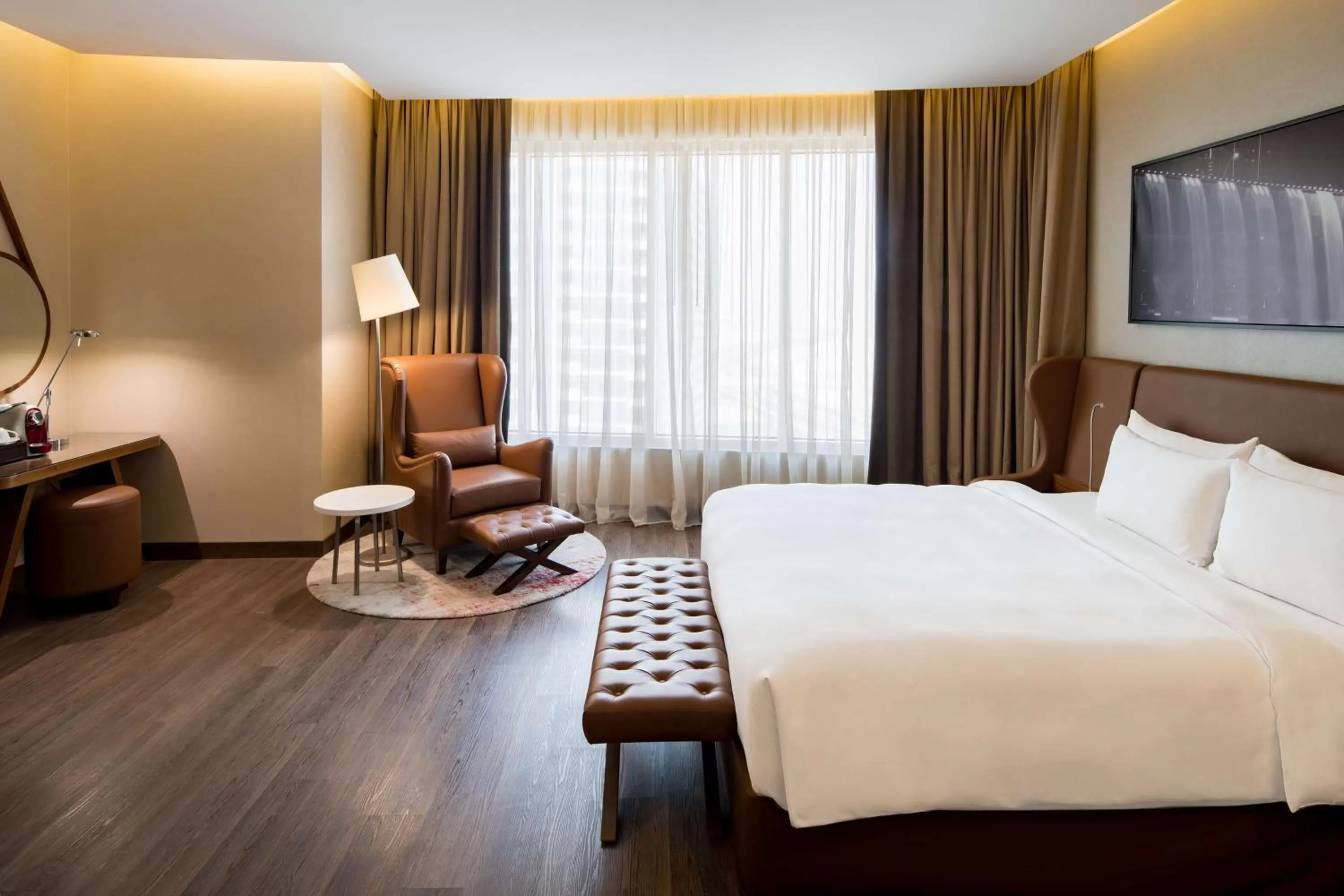 Coffee/tea facilities, Bed in Radisson Blu Hotel, Dubai Canal View