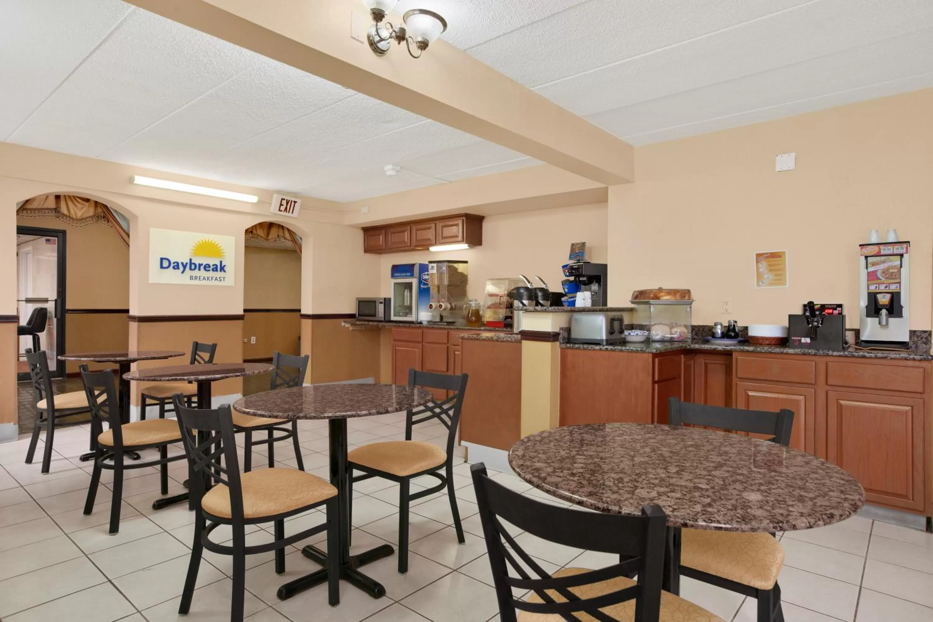 Restaurant/places to eat in Days Inn by Wyndham Hagerstown I-70