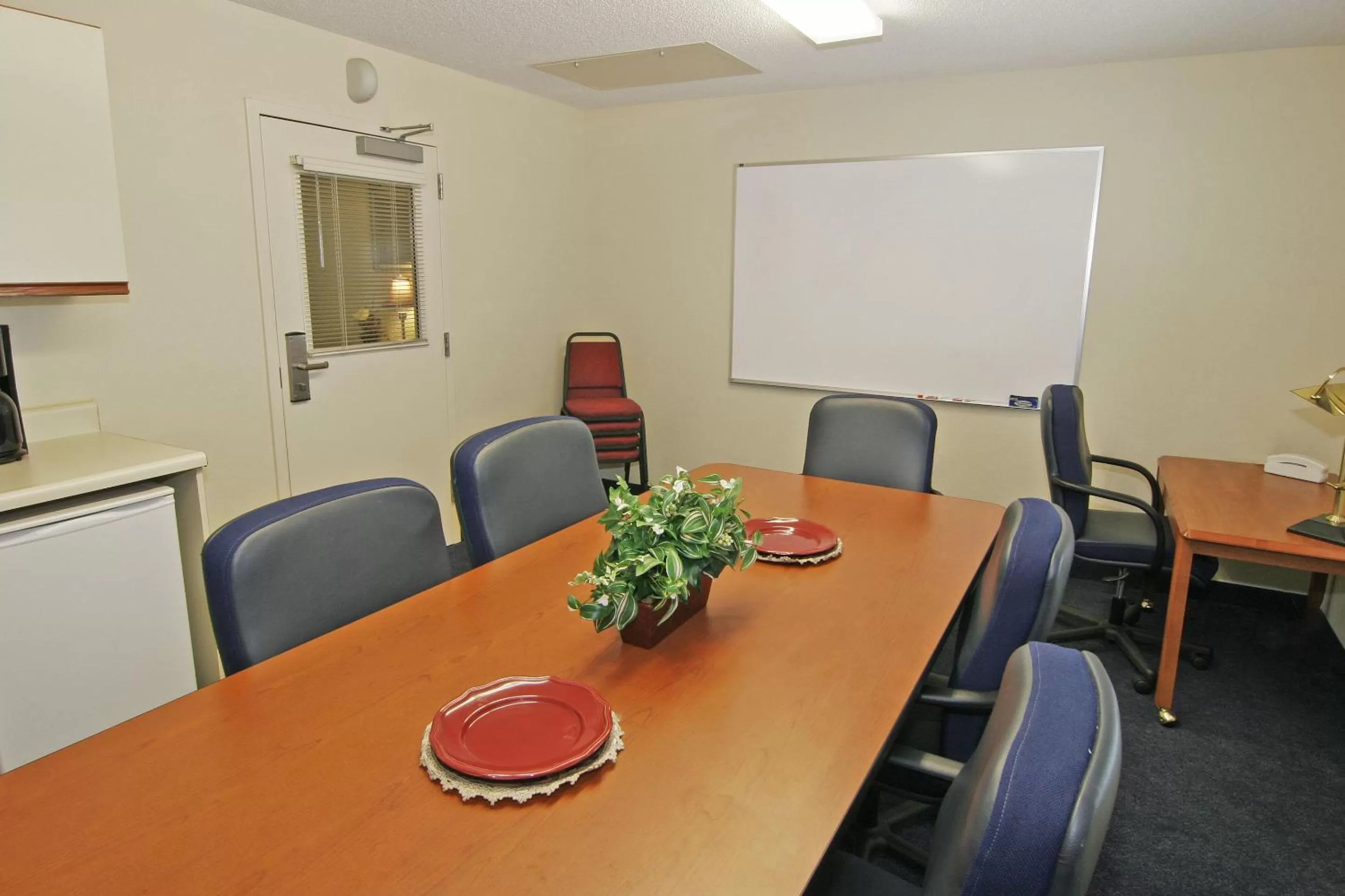 Meeting/conference room in Candlewood Suites Newport News-Yorktown by IHG