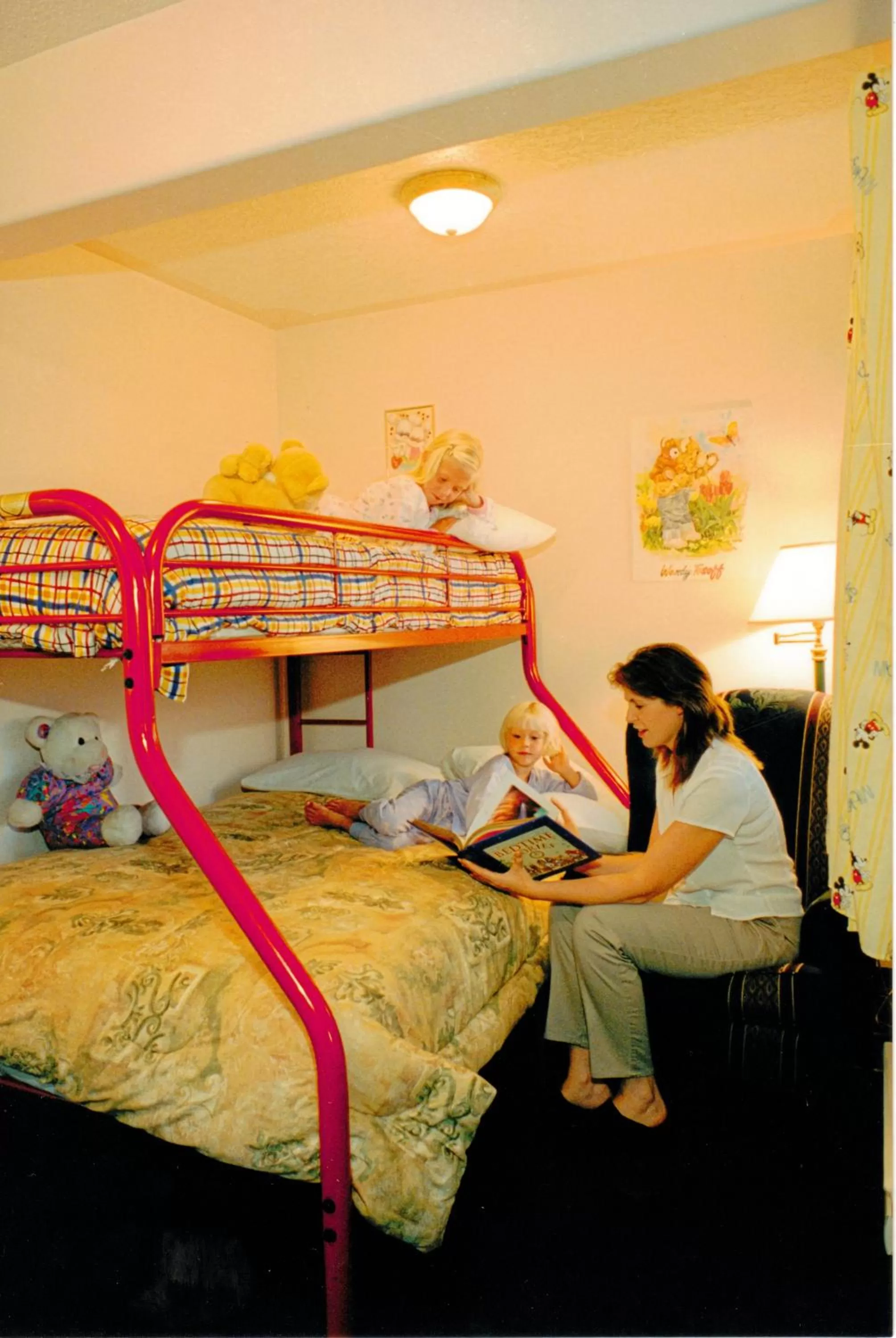 Bed in Glen Lyon Inn