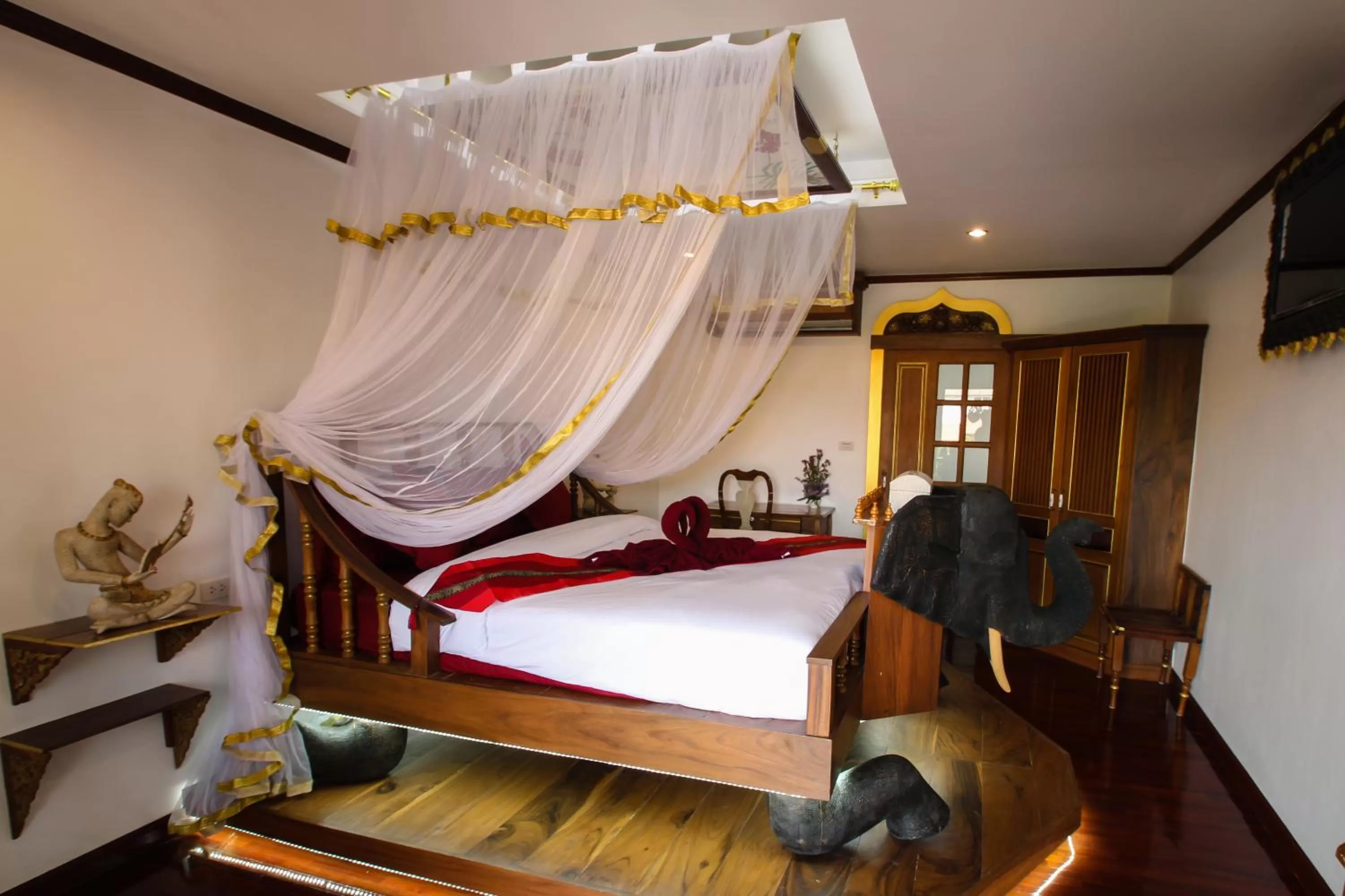 Bed in Olivier Boutique