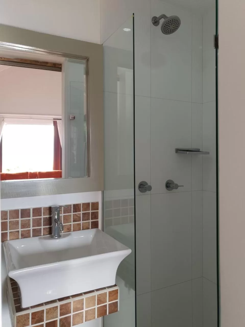 Shower, Bathroom in Hotel Casa Madero