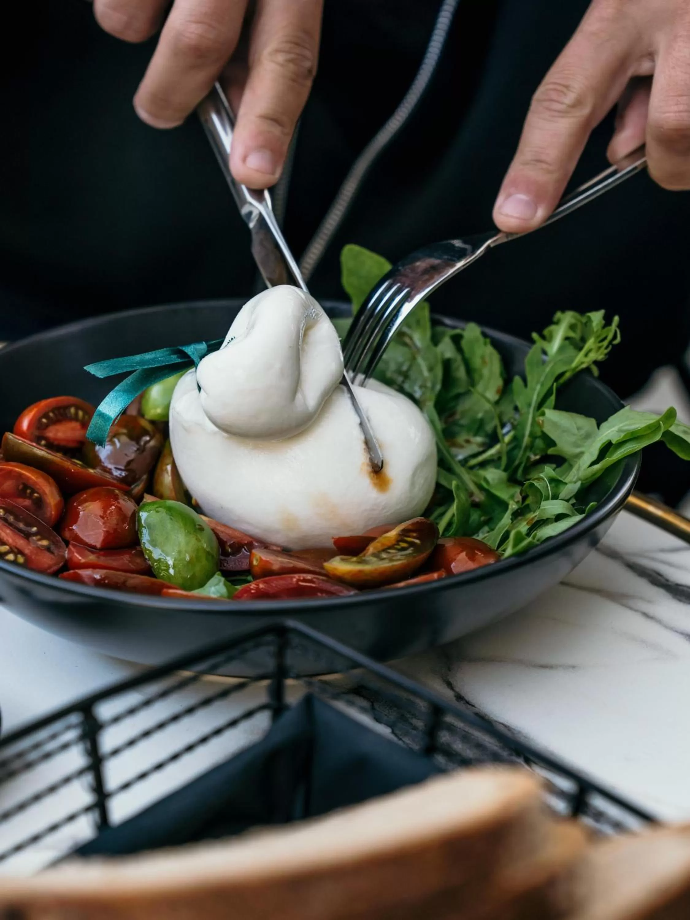 Food and drinks in DeBlox living - Ben Avigdor Apartments