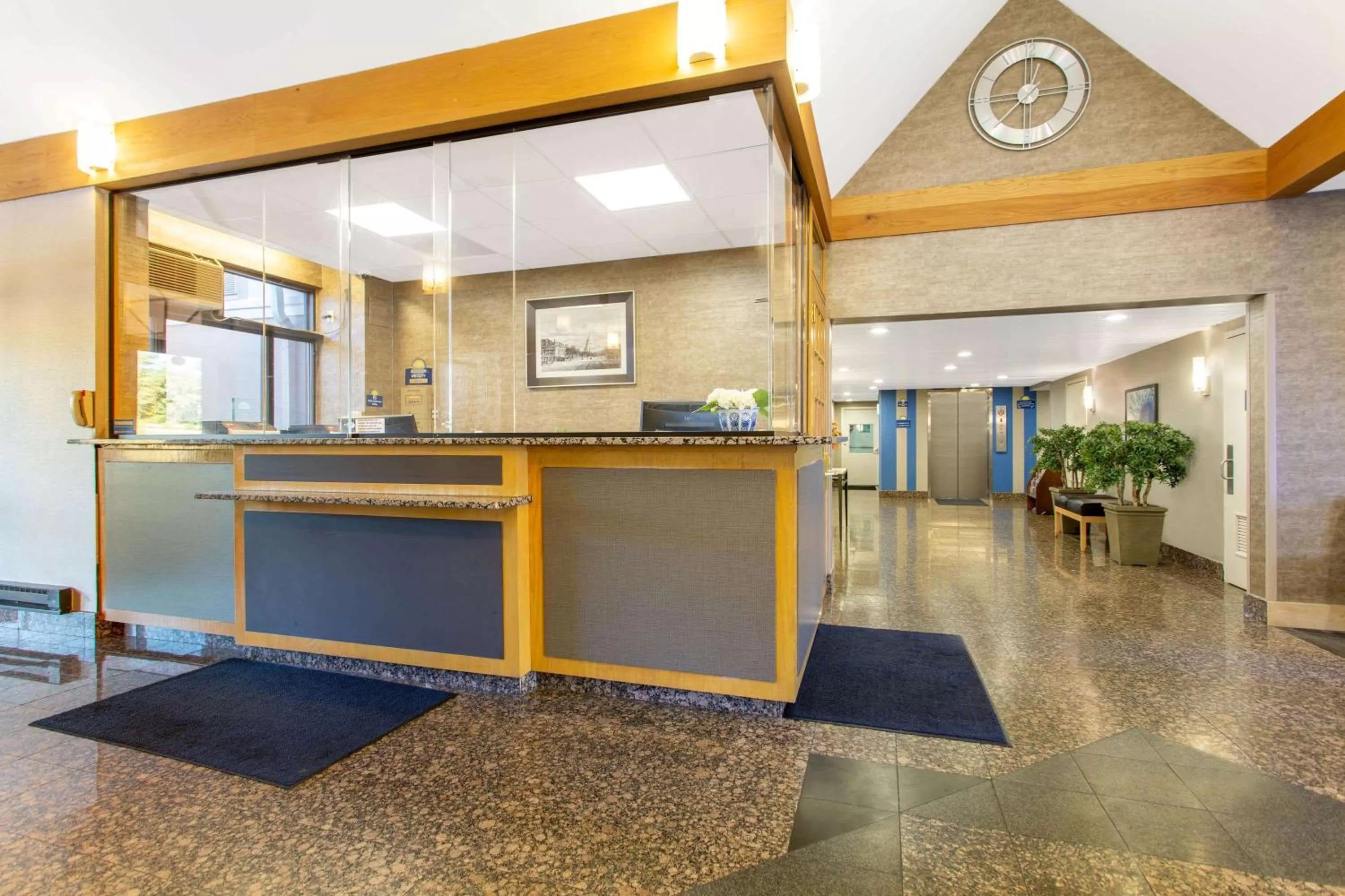 Lobby or reception in Days Inn by Wyndham Lanham Washington DC