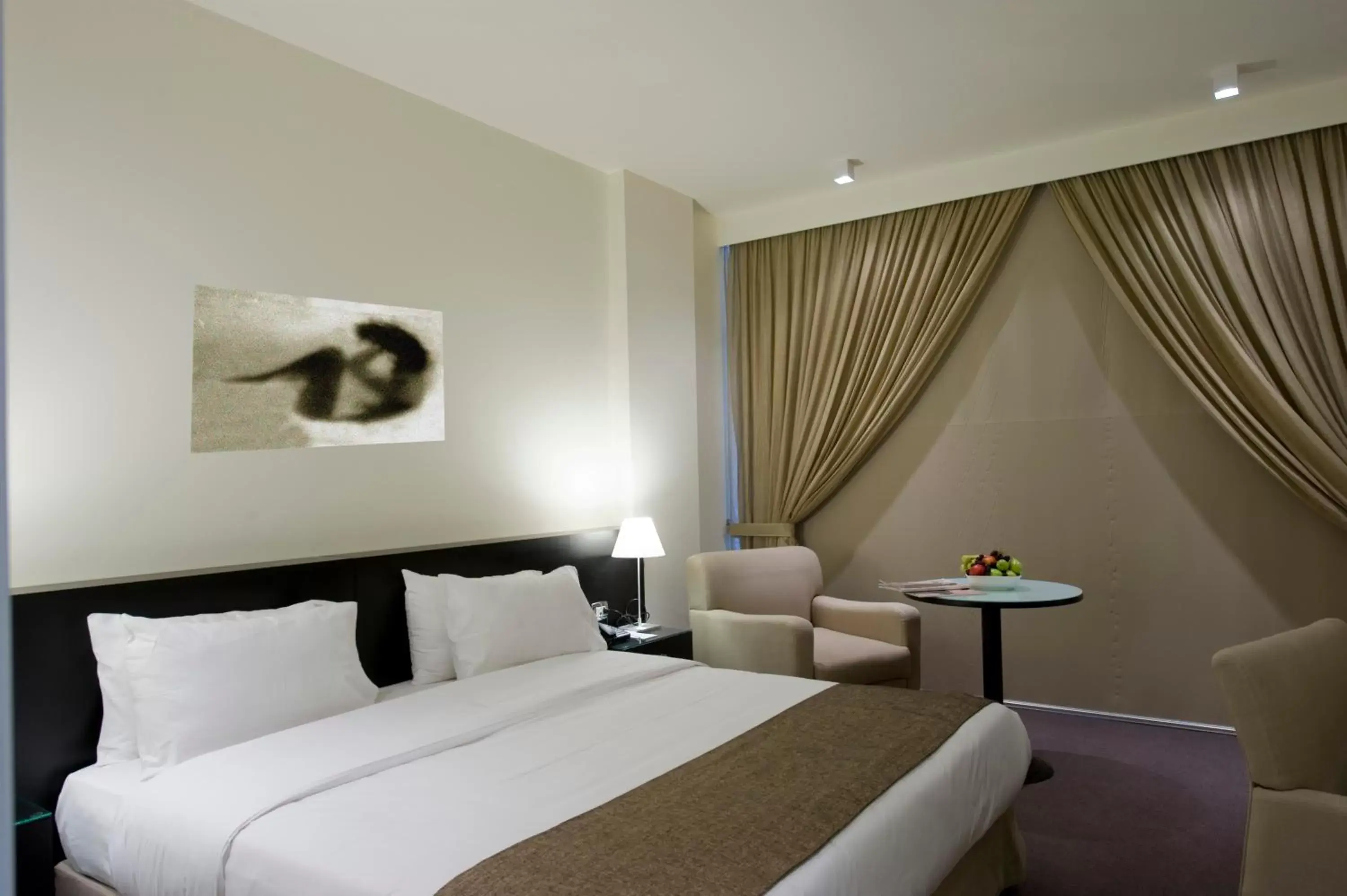 Deluxe King Room - single occupancy in Hotel Cavalier Deluxe King Room - single occupancy in Hotel Cavalier