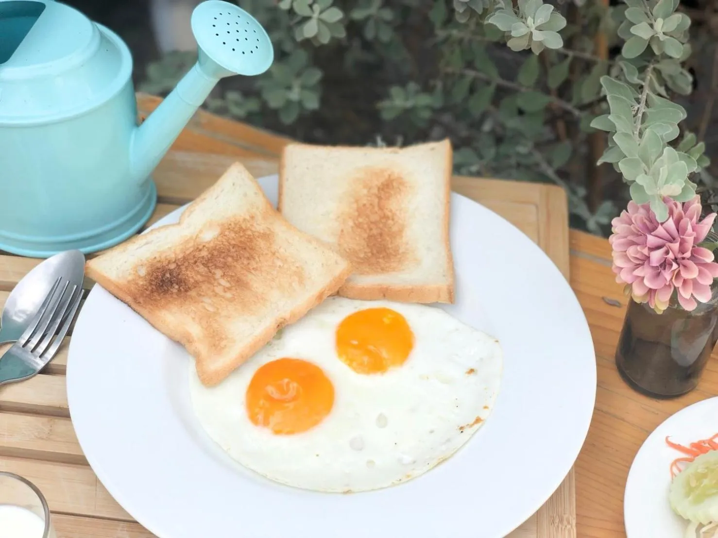 Breakfast in Kinnon Deluxe Hostel Coworking Cafe