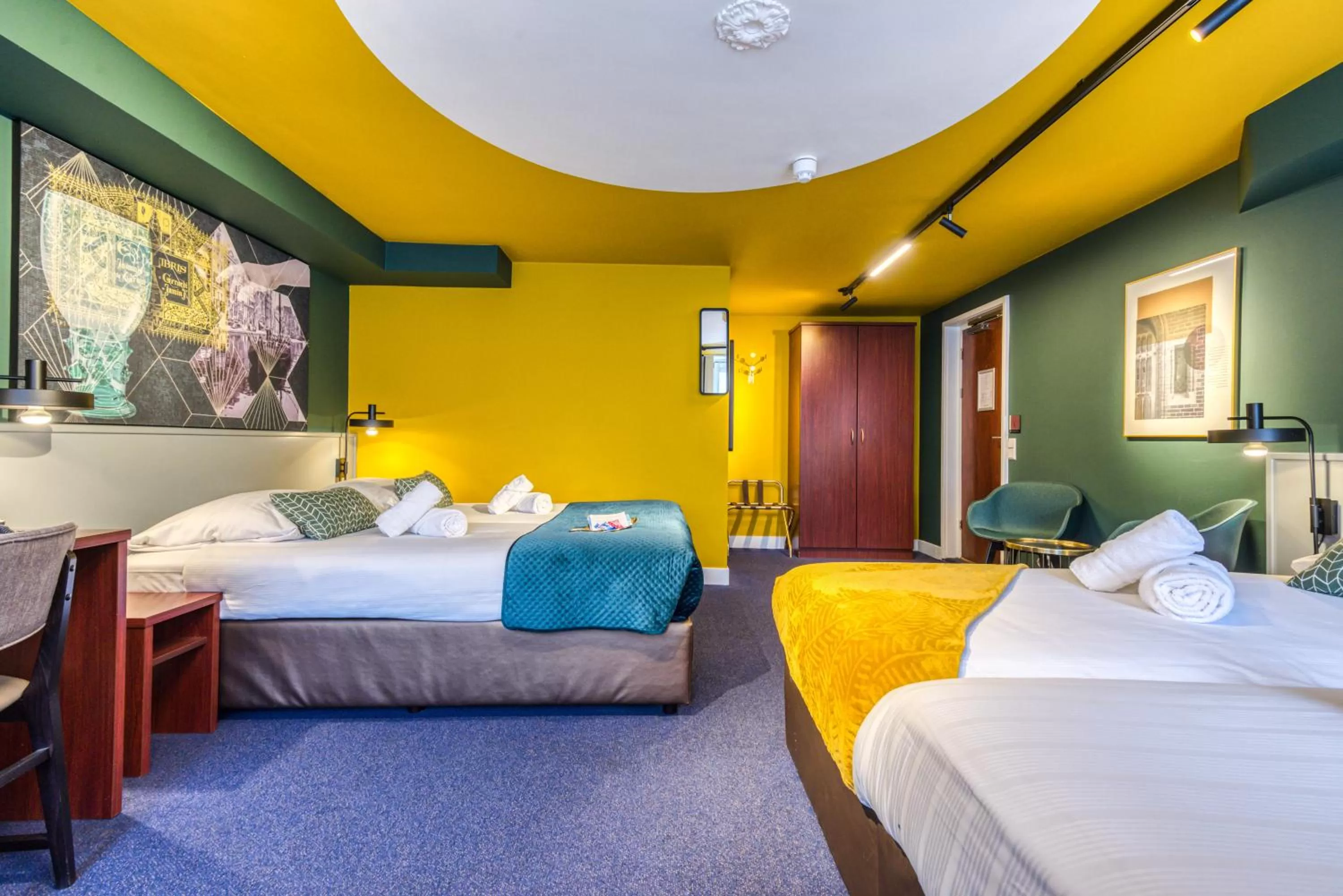 Bed in Hotel Alexander