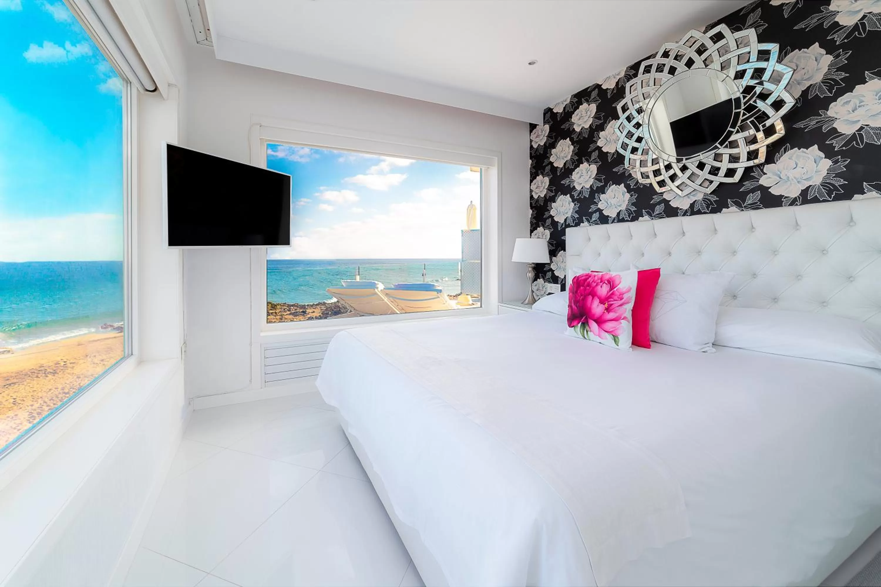 Bed in Lani's Suites de Luxe - Adults Only