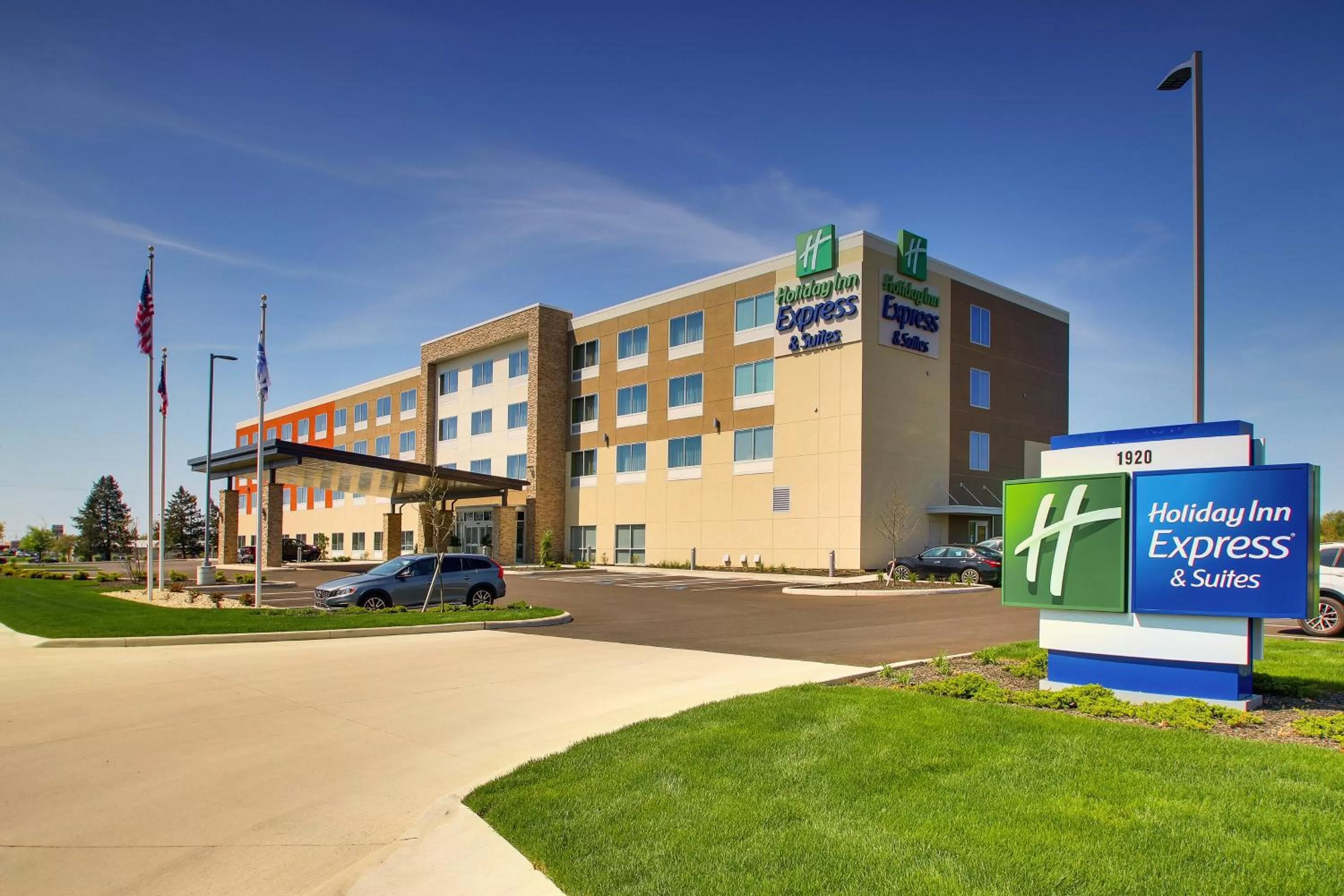 Property building in Holiday Inn Express & Suites Findlay North by IHG
