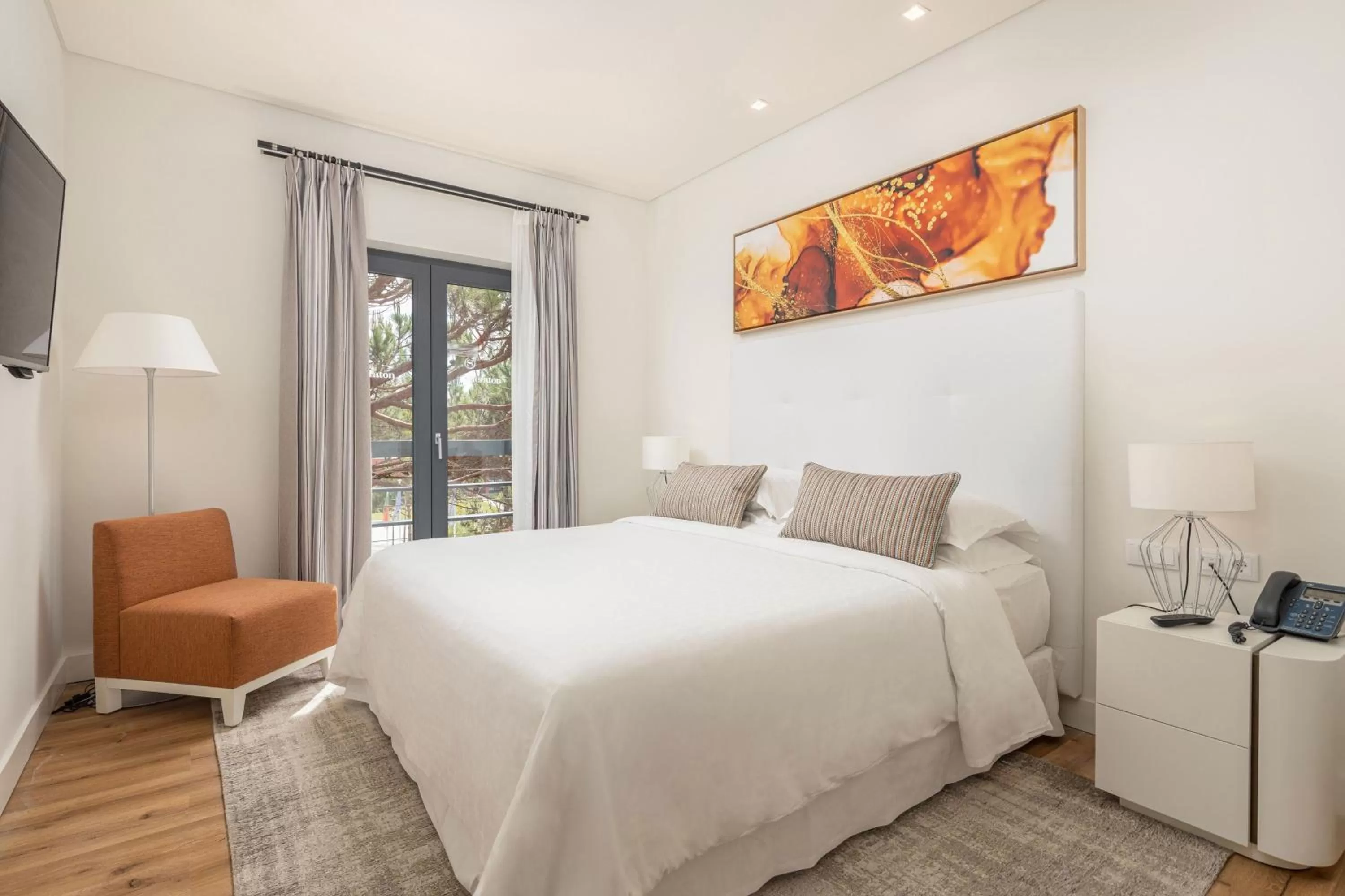 Photo of the whole room, Bed in Sheraton Cascais Resort - Hotel & Residences