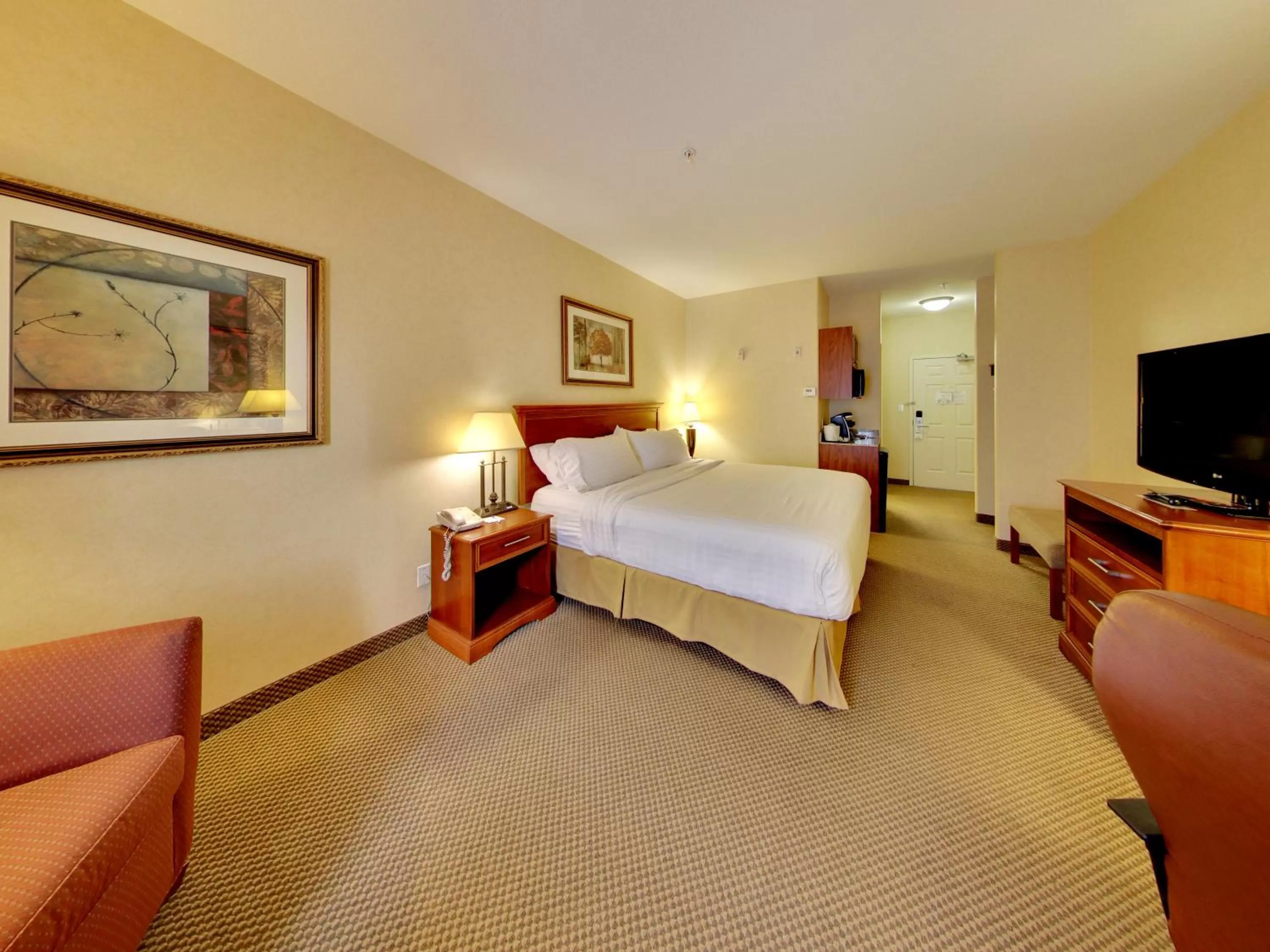 Photo of the whole room, Bed in Holiday Inn Express Hotel & Suites - Edmonton International Airport by IHG