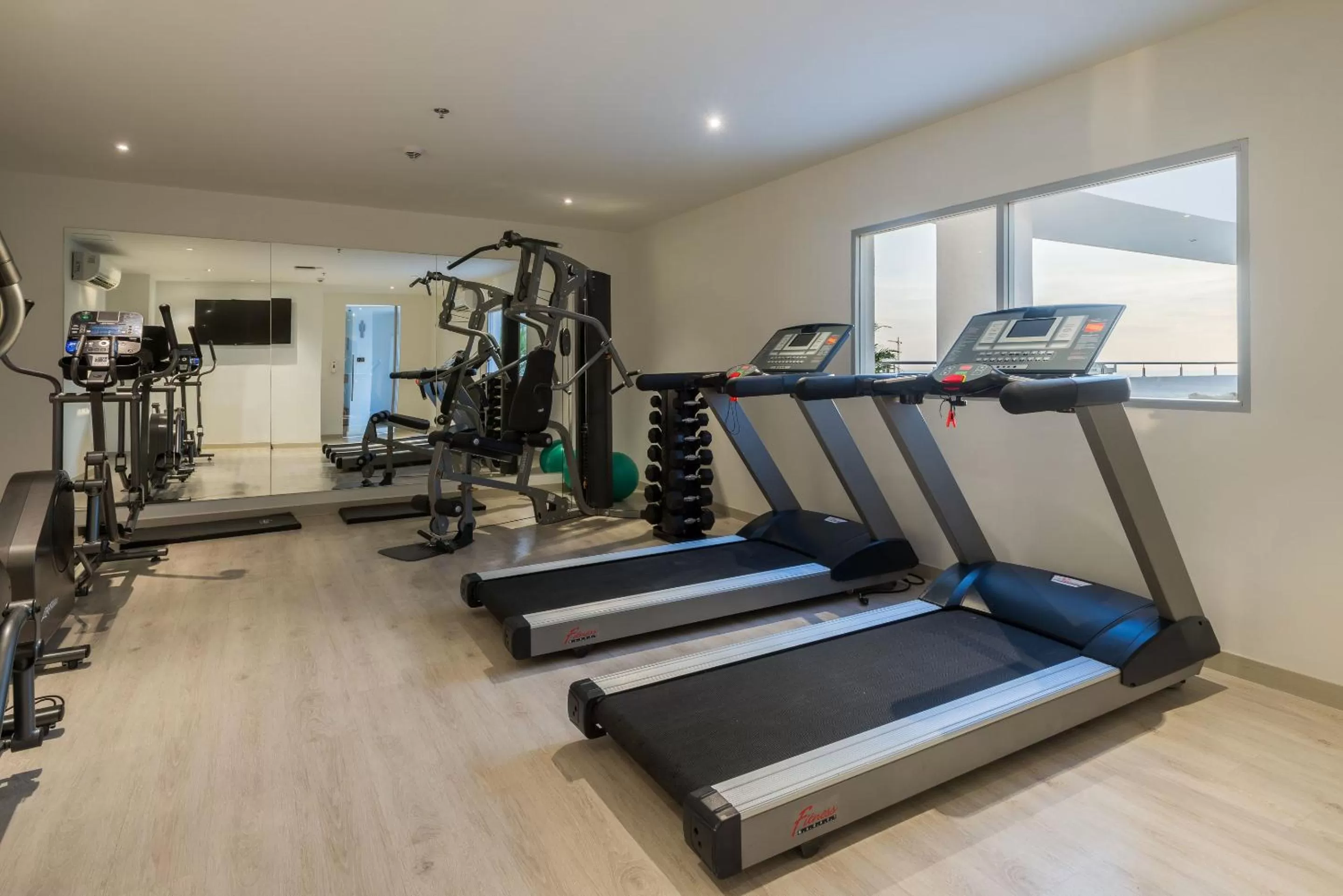 Fitness centre/facilities in Best Western Plus Santa Marta Hotel