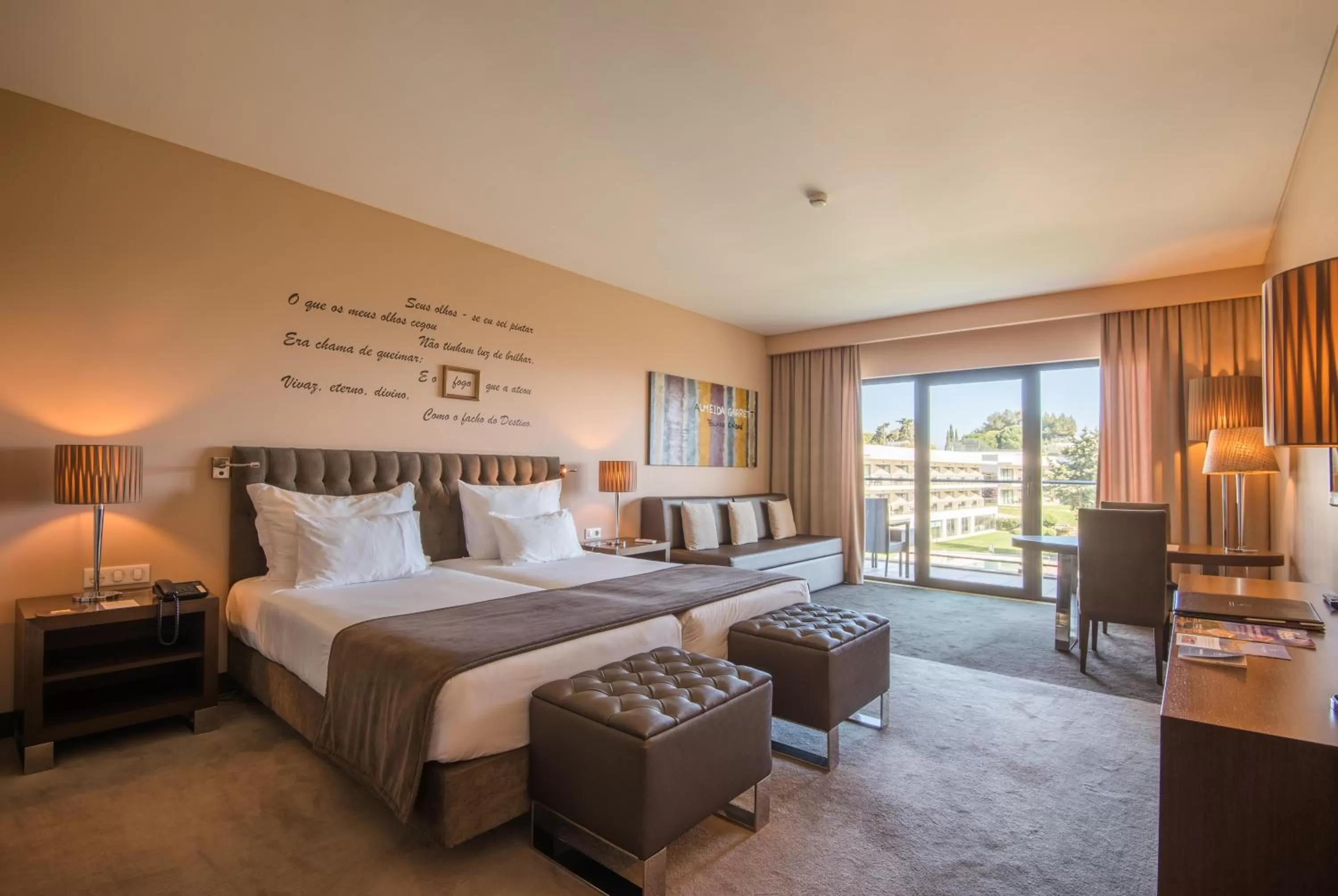 Bedroom, Bed in Vila Gale Collection Palácio dos Arcos