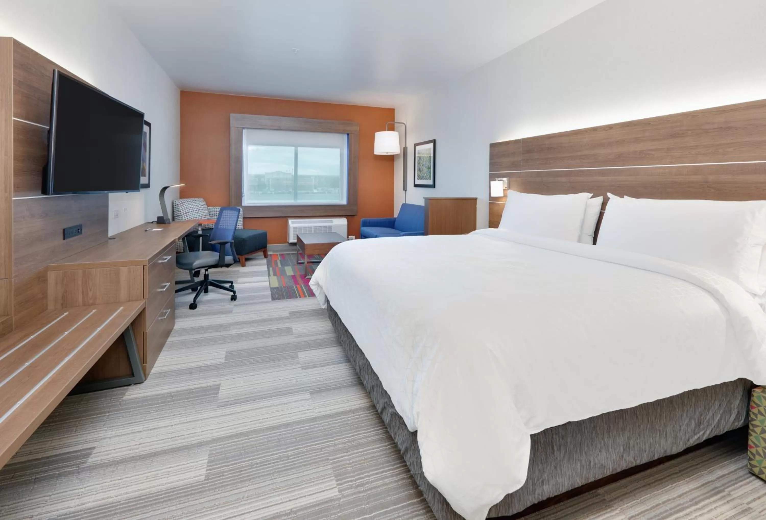 Photo of the whole room, Bed in Holiday Inn Express & Suites Plano East - Richardson by IHG