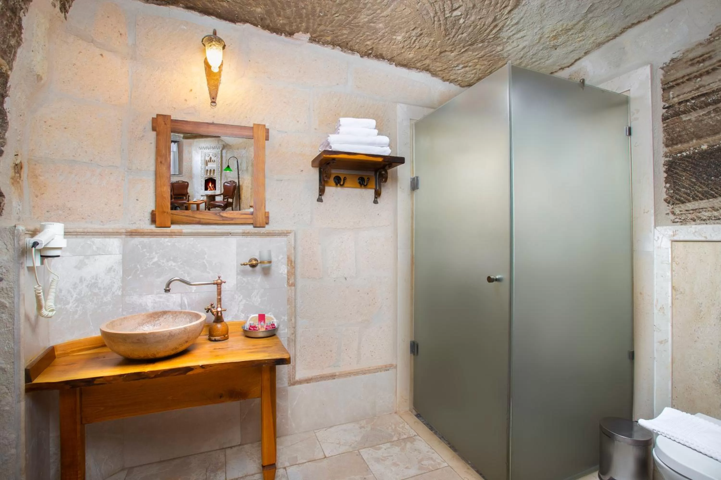 Bathroom in Terra Cave