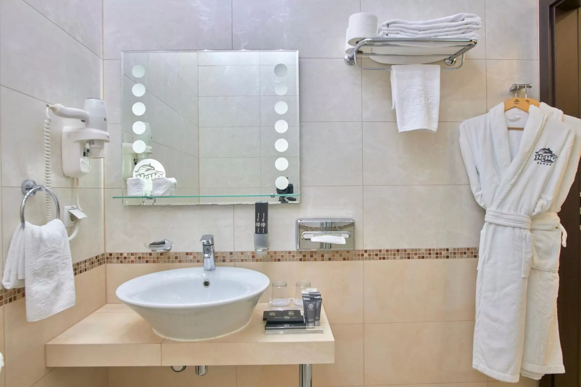 Bathroom in Hotel & Spa NEMO with dolphins