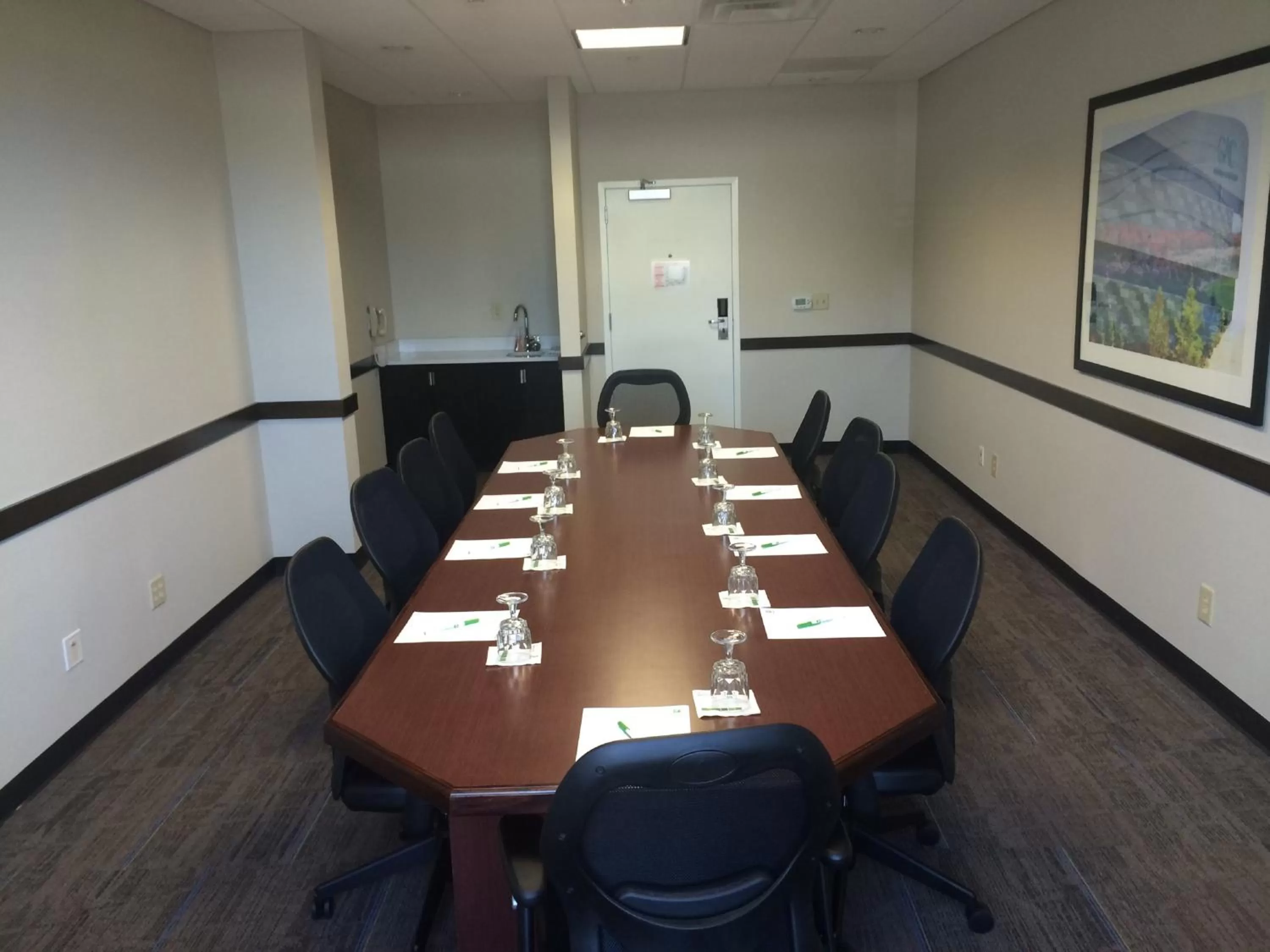 Meeting/conference room in Holiday Inn Greensboro Coliseum by IHG