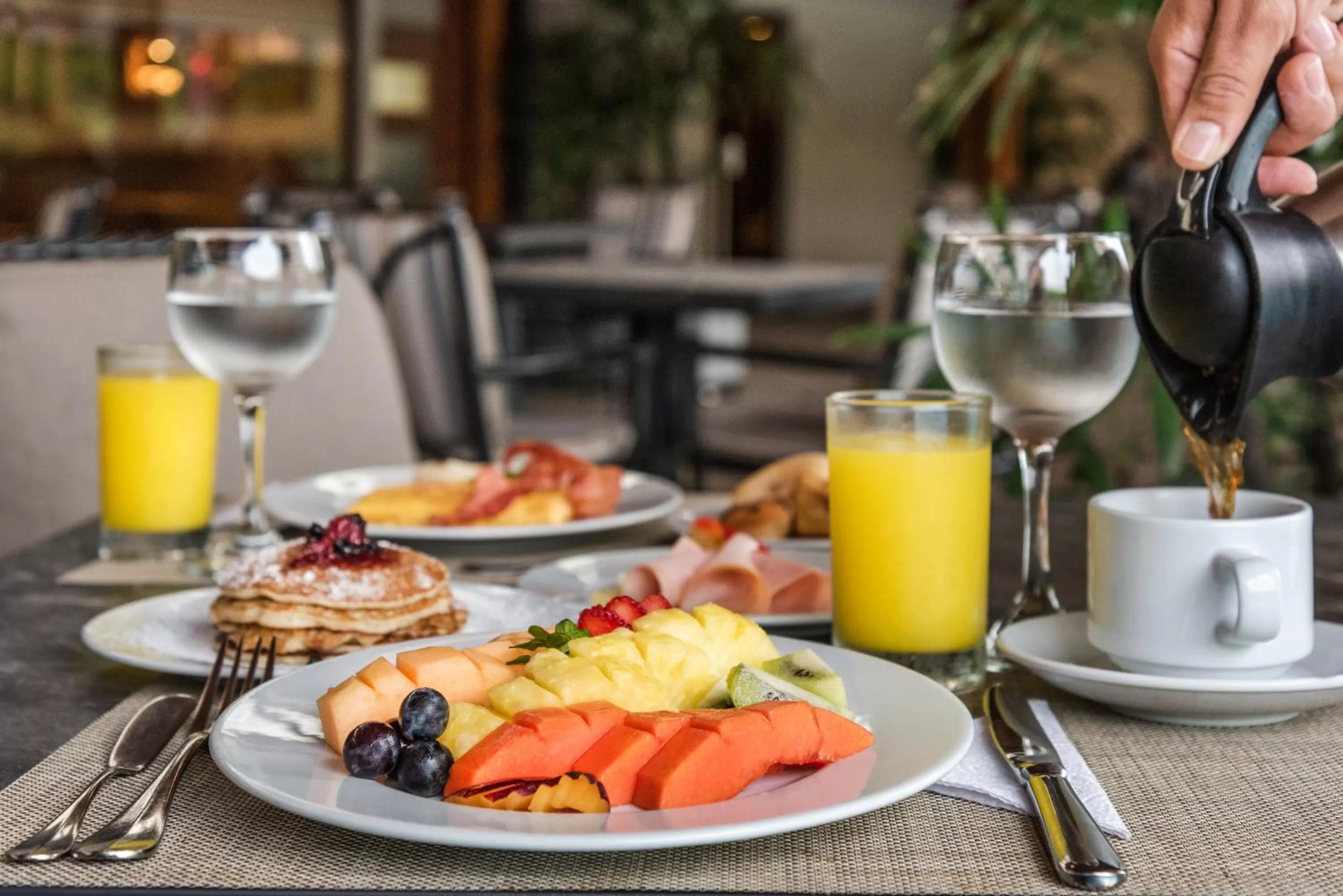 Food and drinks in Hotel Intercontinental Cali by IHG