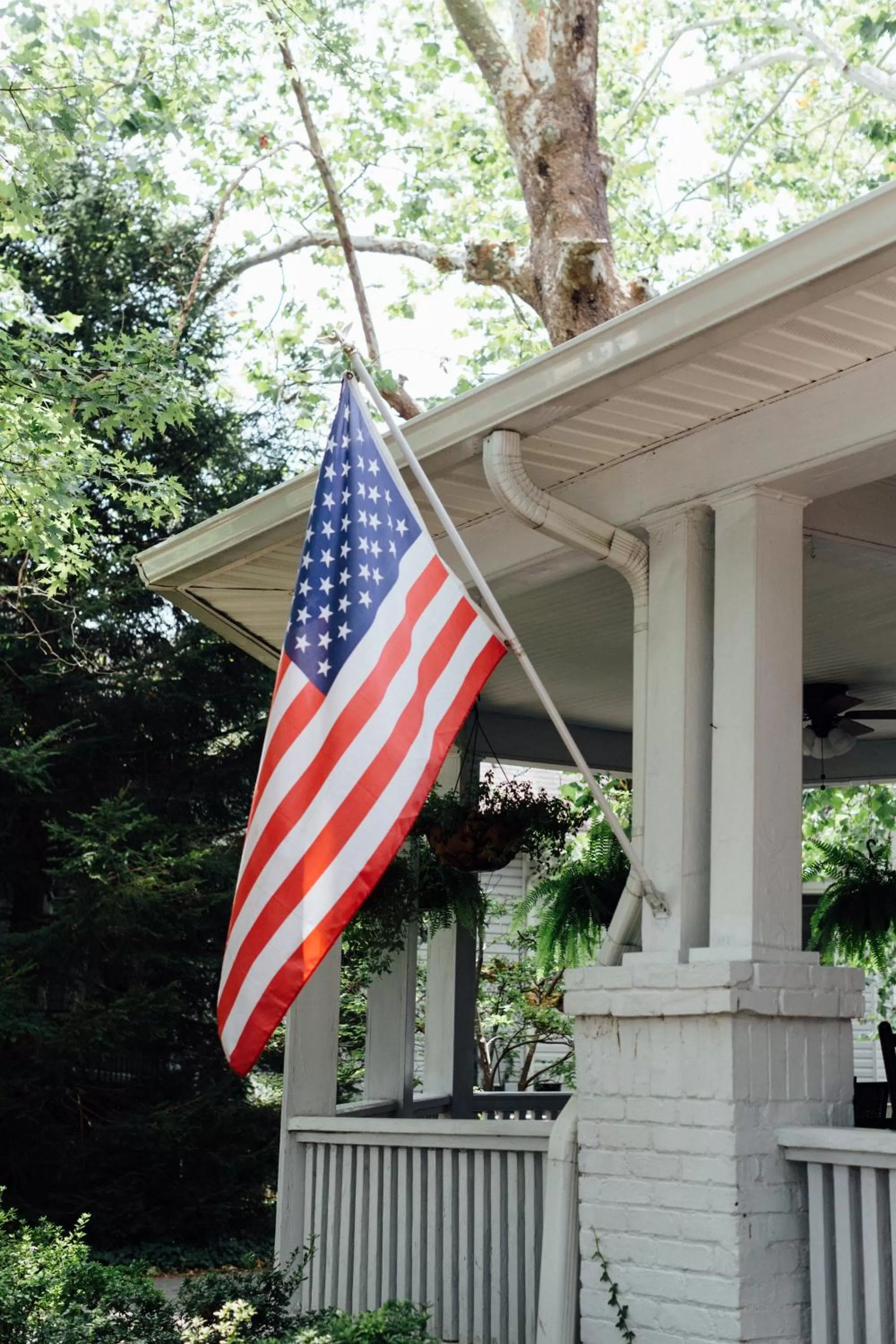 Facade/entrance in The Charleston Inn Hendersonville NC