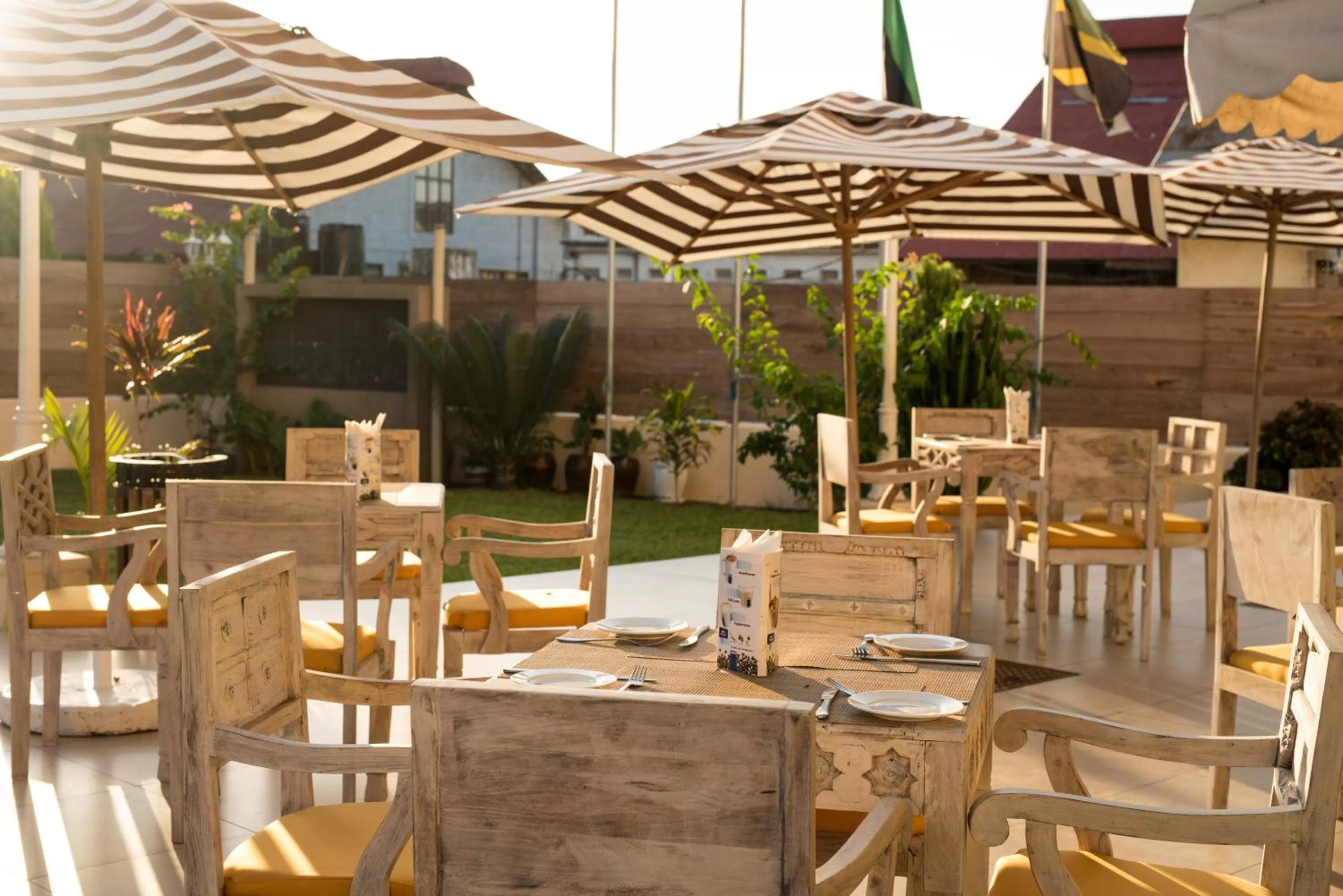 Restaurant/places to eat in Golden Tulip Stone Town Boutique