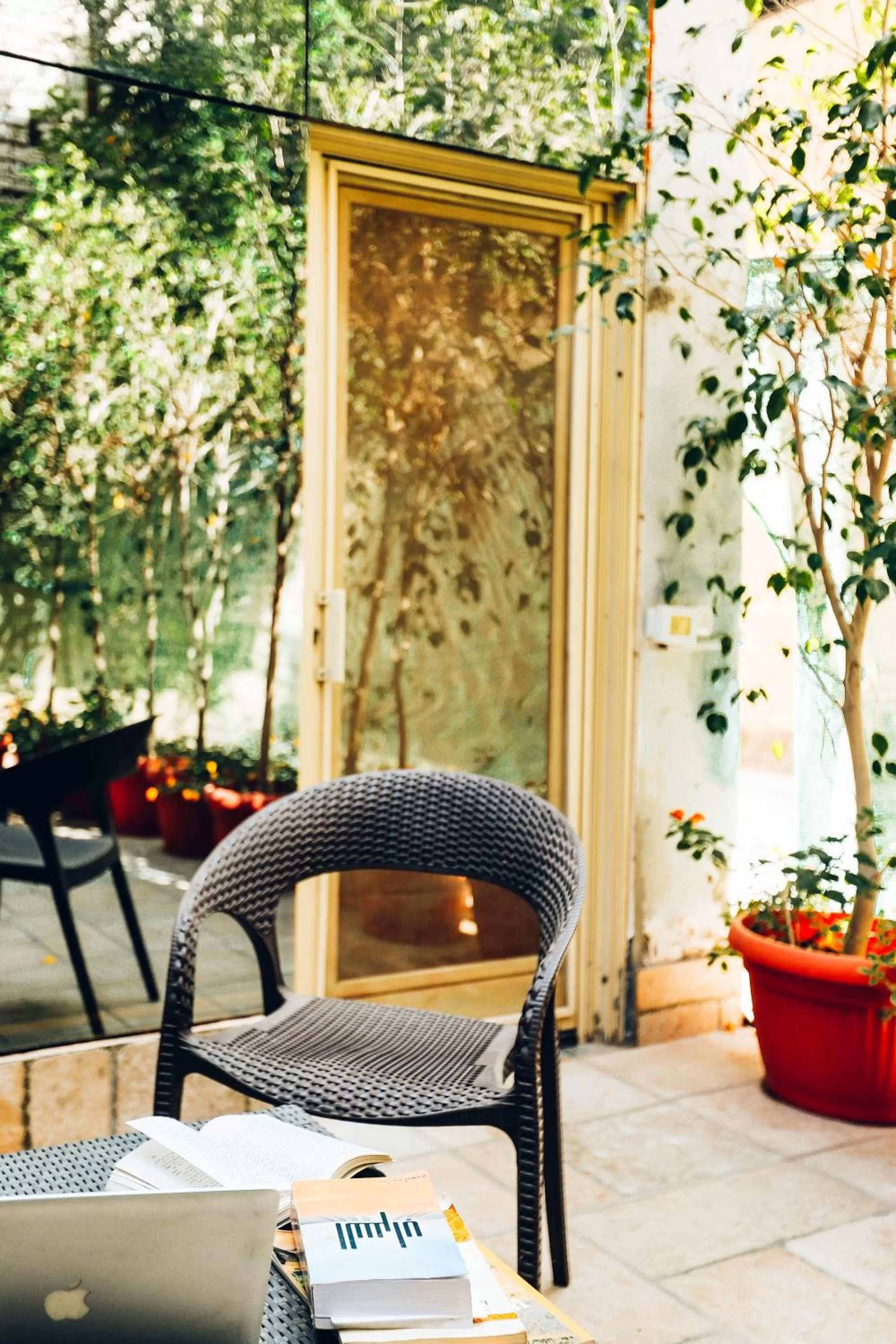 Patio in NewCity Hotel & Suites