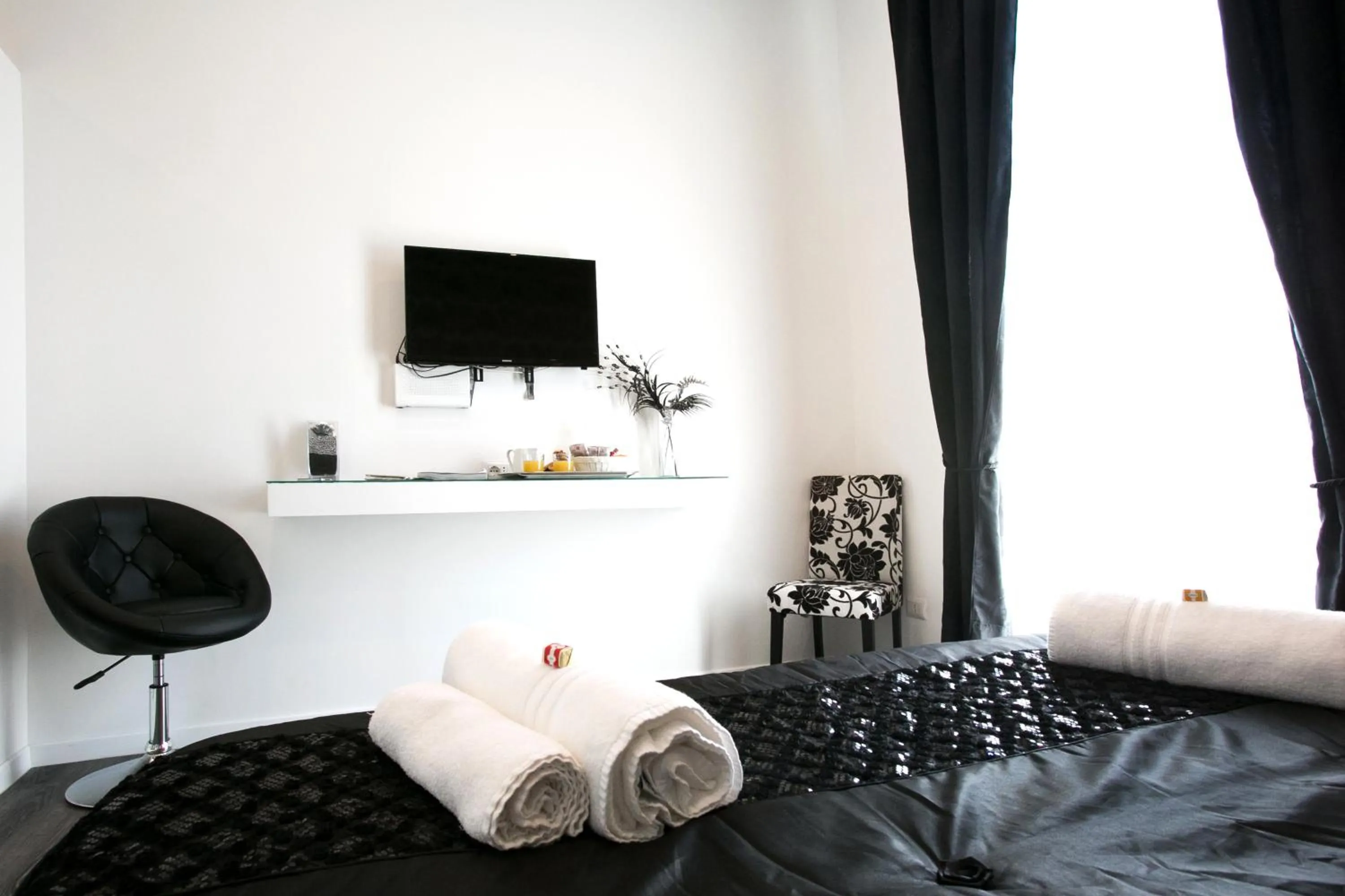 Bed in Rome Key Home