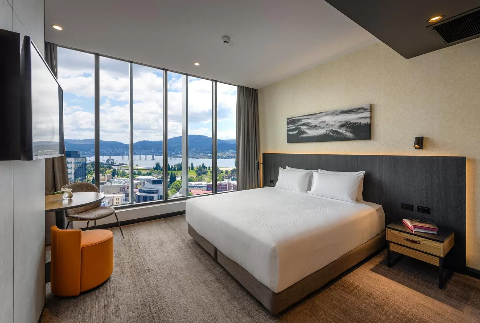 Photo of the whole room, Bed in Mövenpick Hotel Hobart