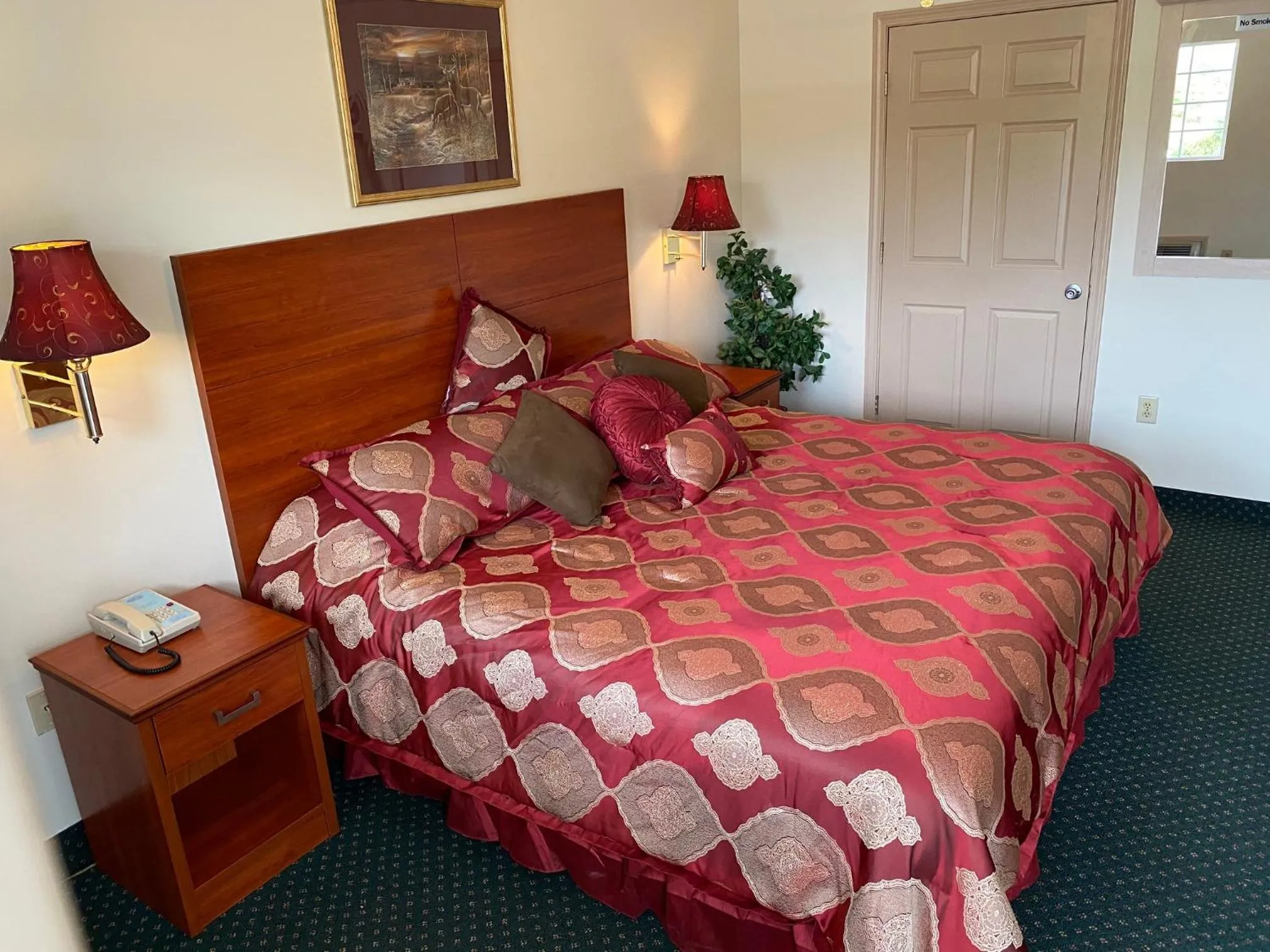 Bed in Country Hearth Inn-Union City